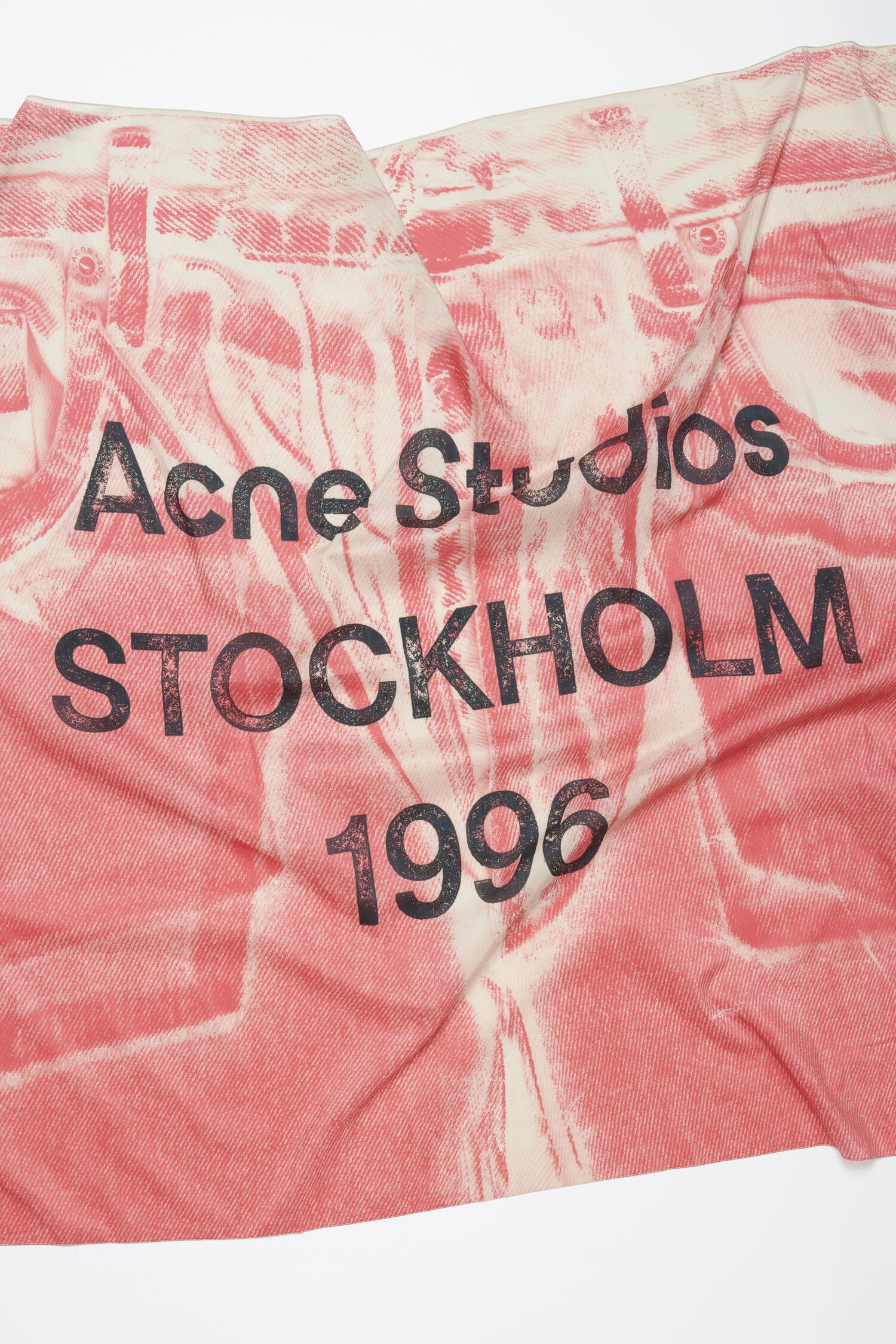 ACNE STUDIOS THIN PRINTED SCARF IN DARK PINK, SS26