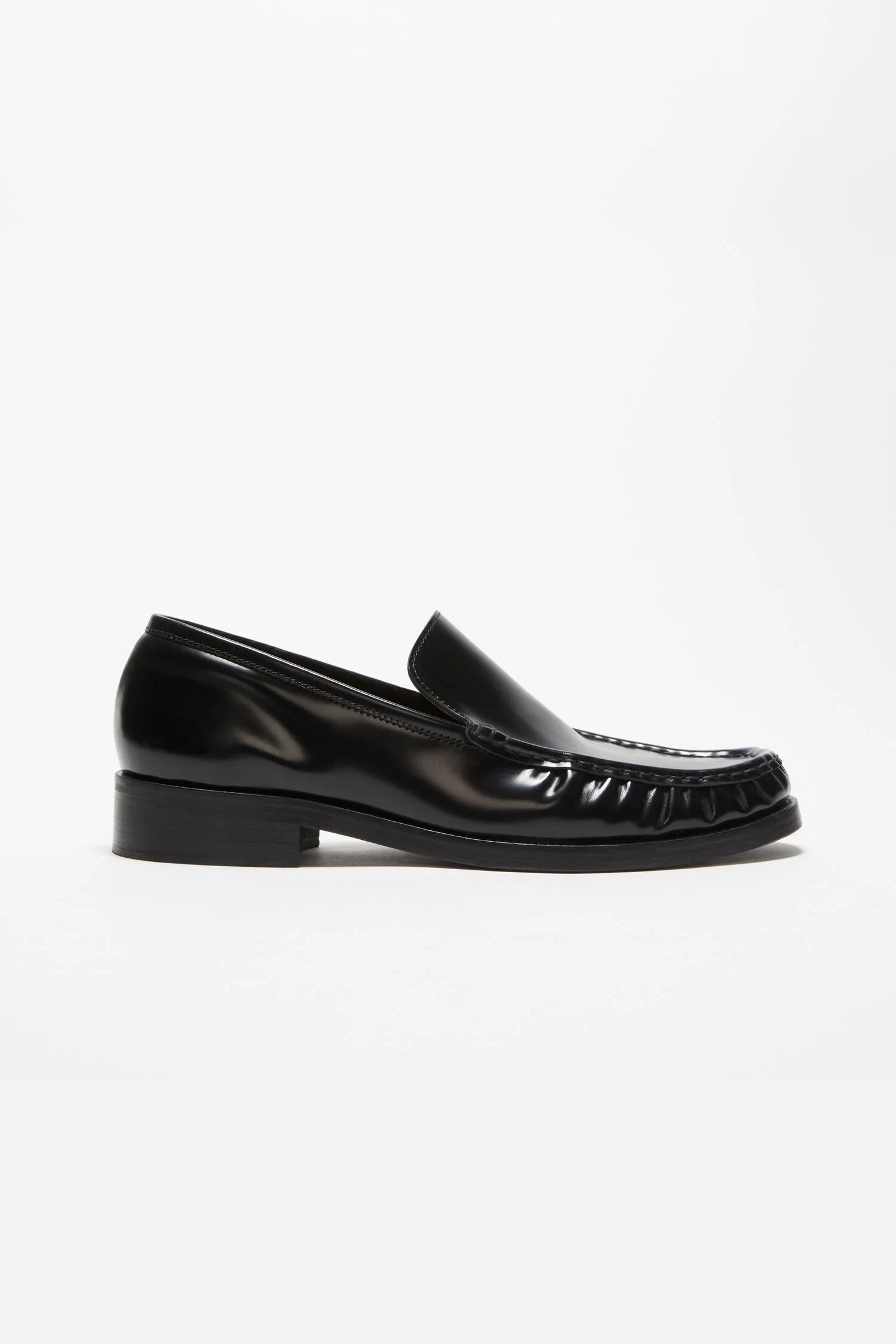 LEATHER LOAFER IN BLACK, SS26