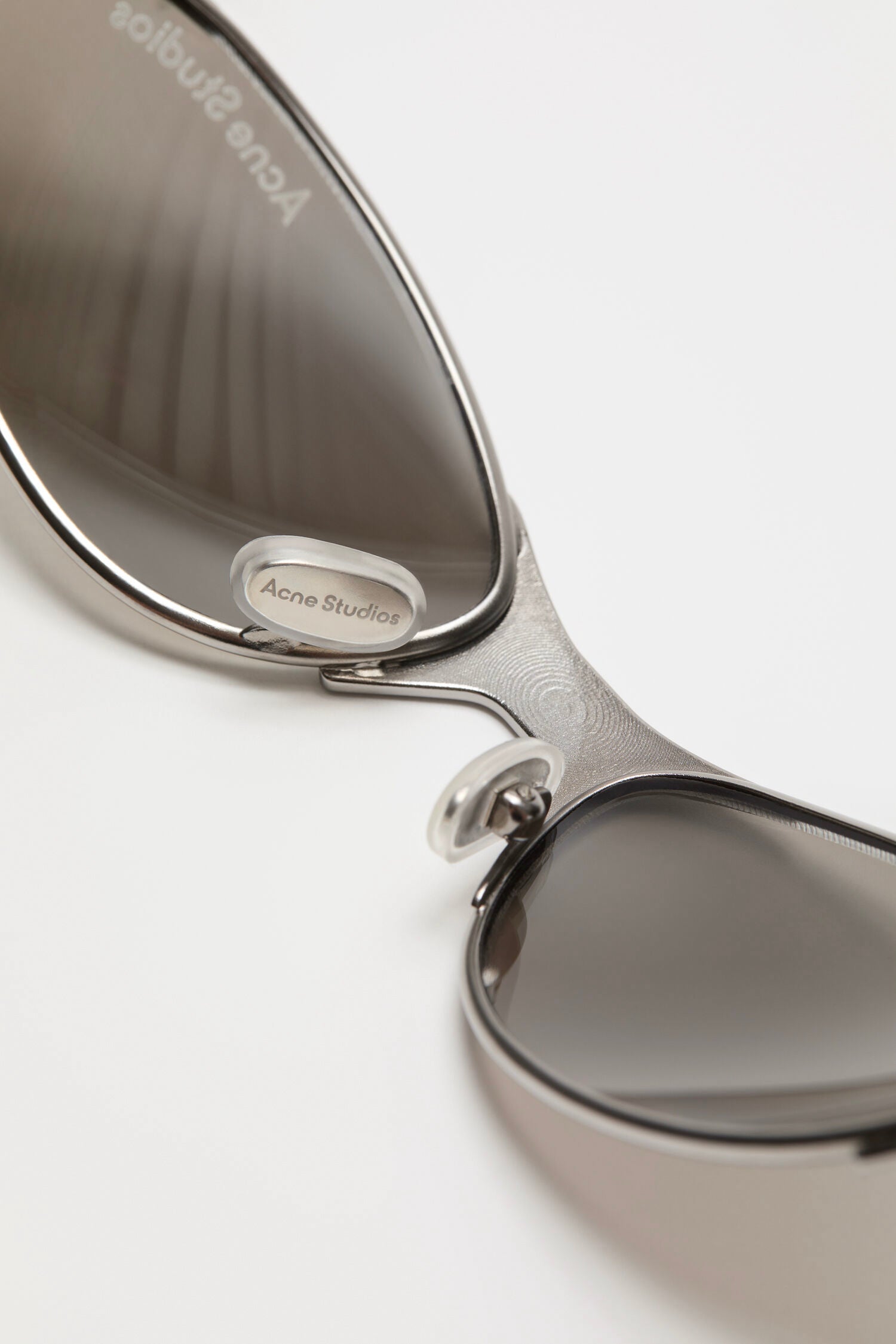 METAL FRAME CHARM SUNGLASSES IN ANTIQUE SILVER - Zambesi Store