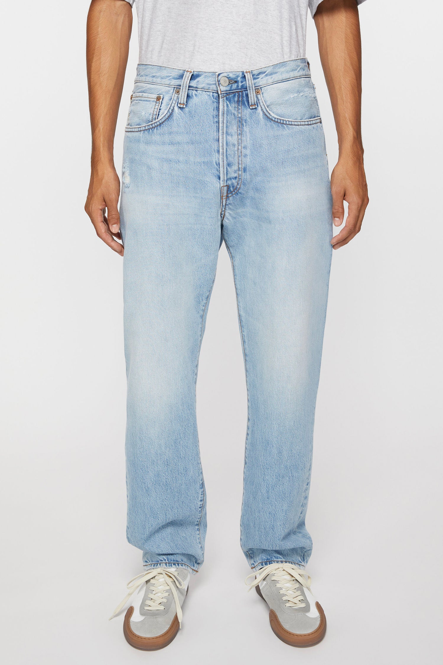 2003 JEANS IN LIGHT BLUE VINTAGE, SS24