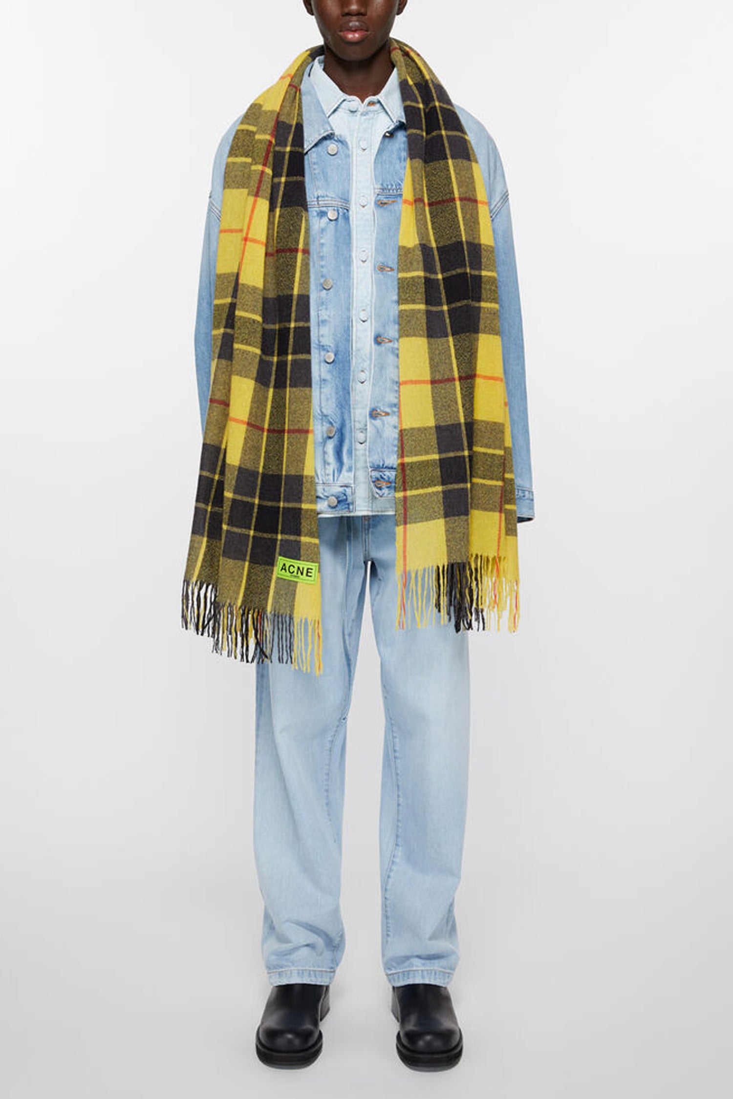 CHECK FRINGE SCARF IN YELLOW/BLACK, SS24