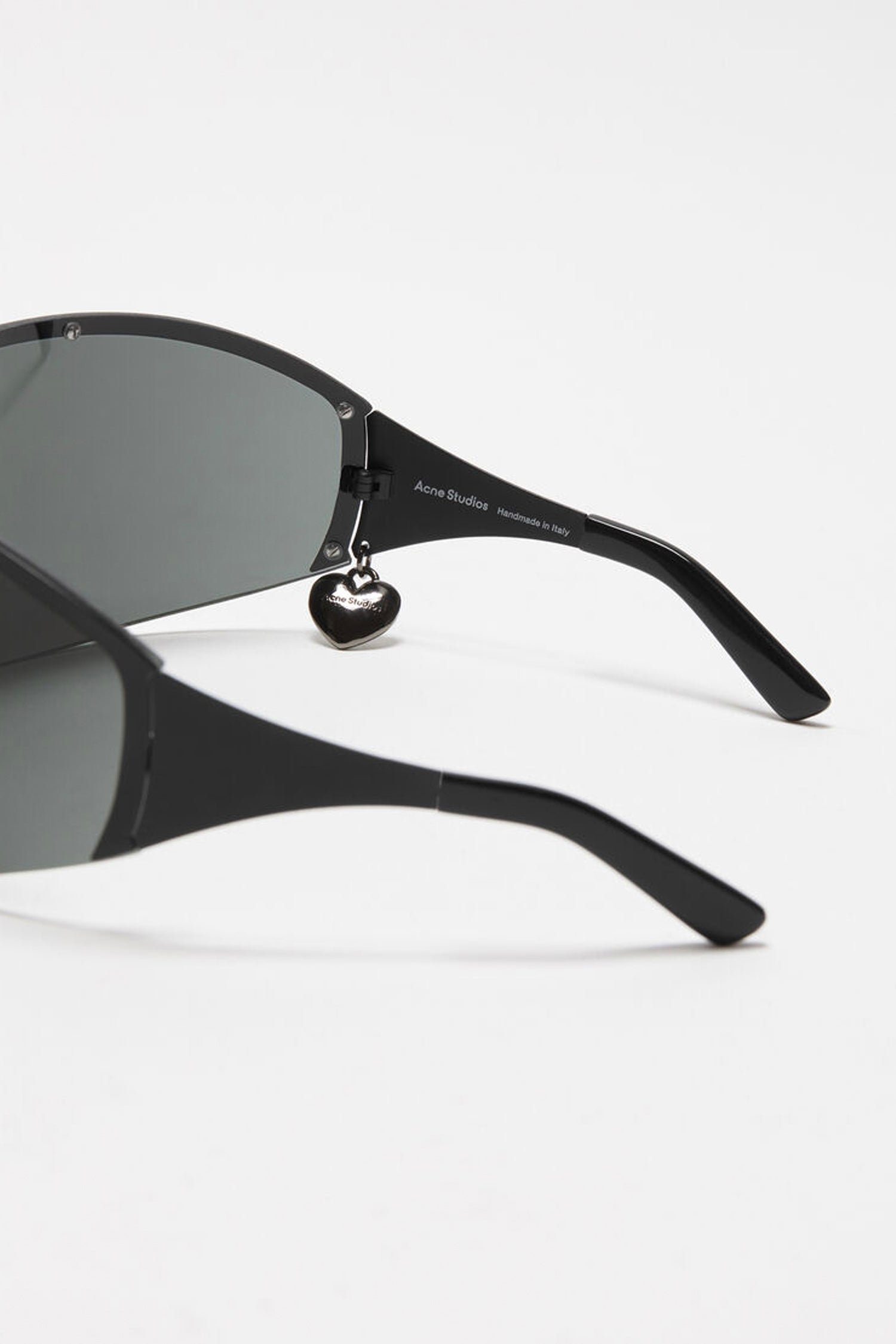 METAL FRAME SUNGLASSES IN BLACK/BLACK