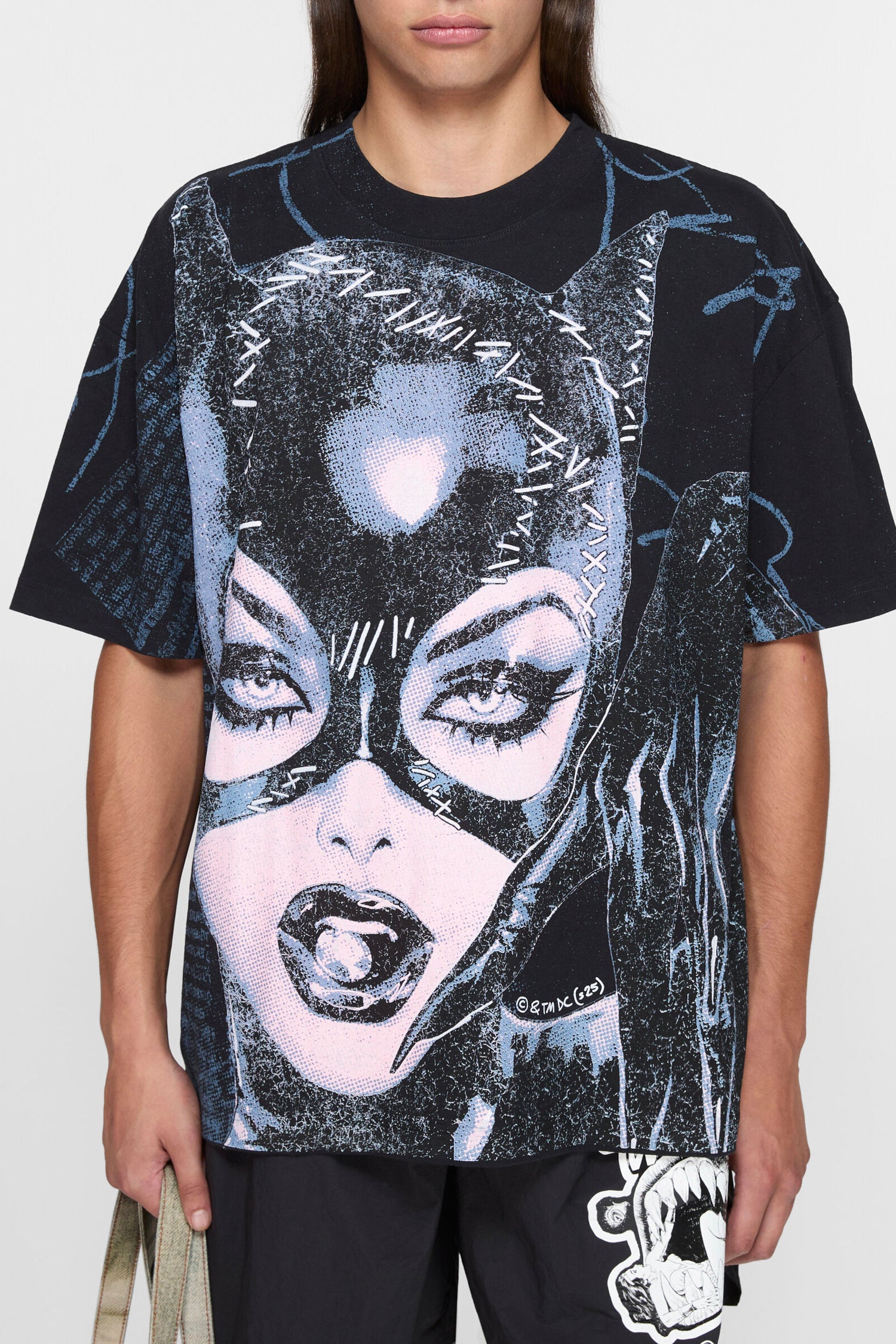 CATWOMAN PRINTED T-SHIRT IN BLACK,SS25