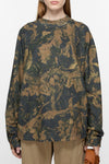CREW NECK SWEATER IN MUD BROWN CAMO, SS25