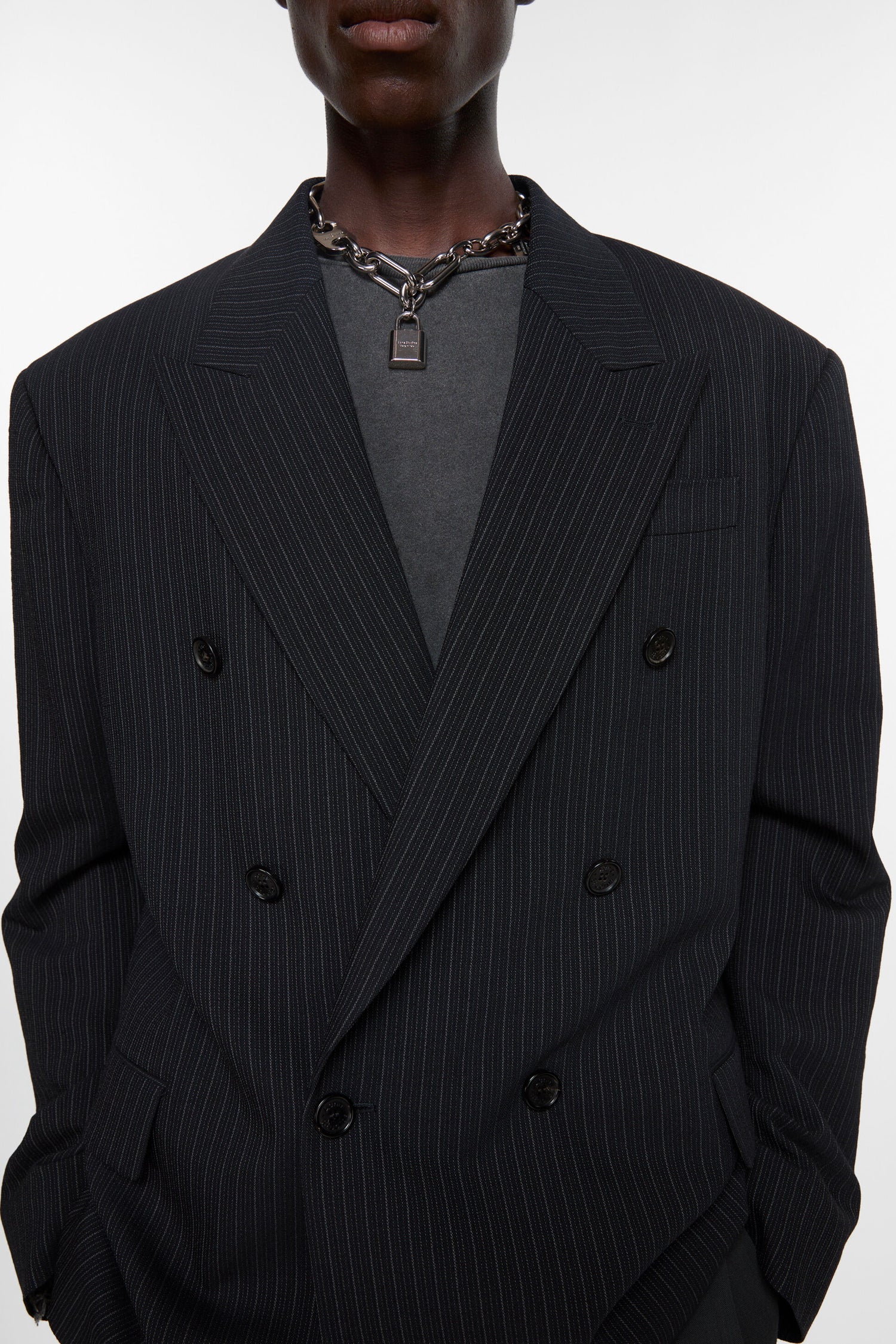 RELAXED FIT SUIT JACKET IN BLACK, SS25