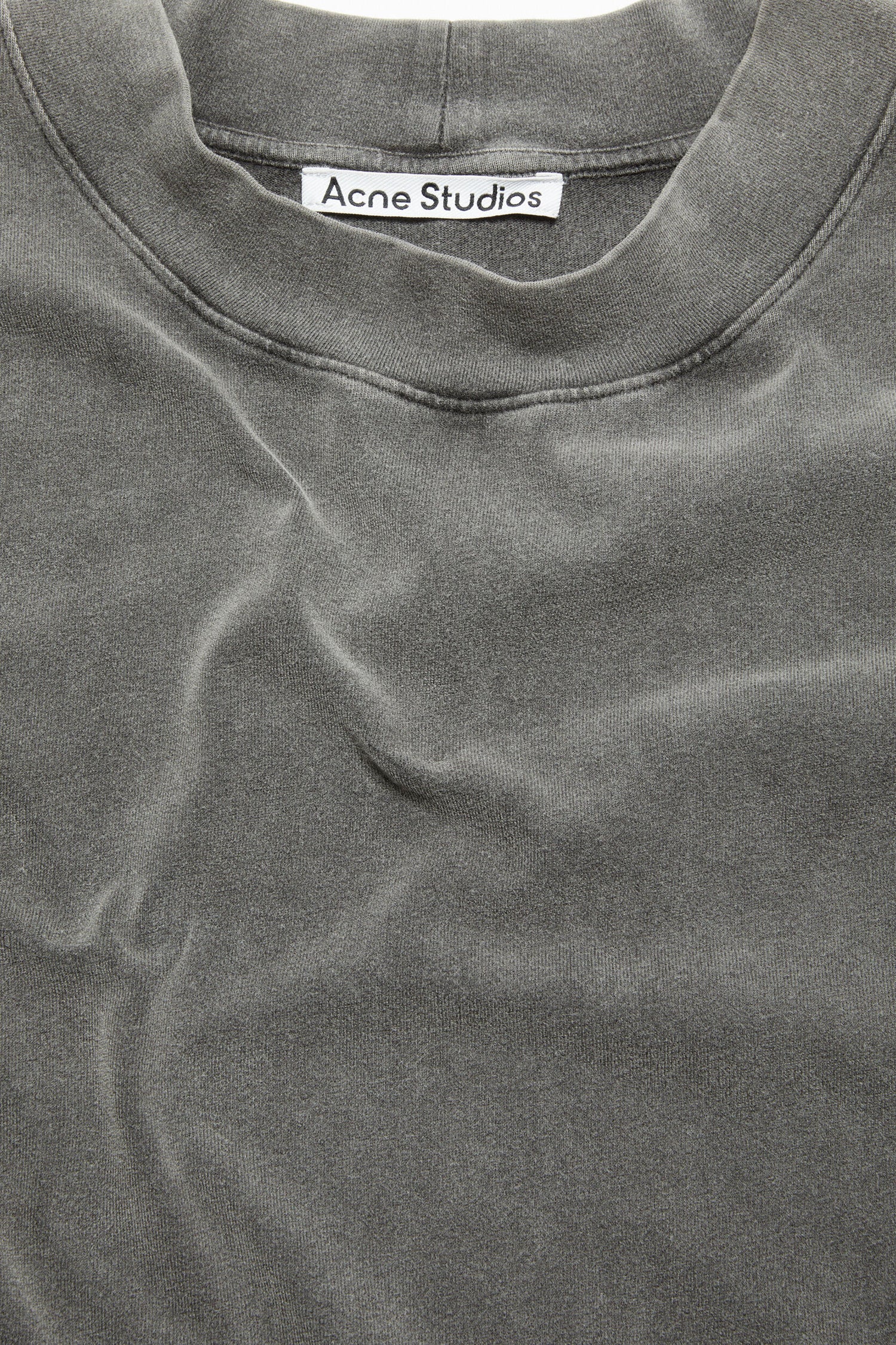 RELAXED UNISEX CREWNECK SWEATER IN FADED BLACK, SS25