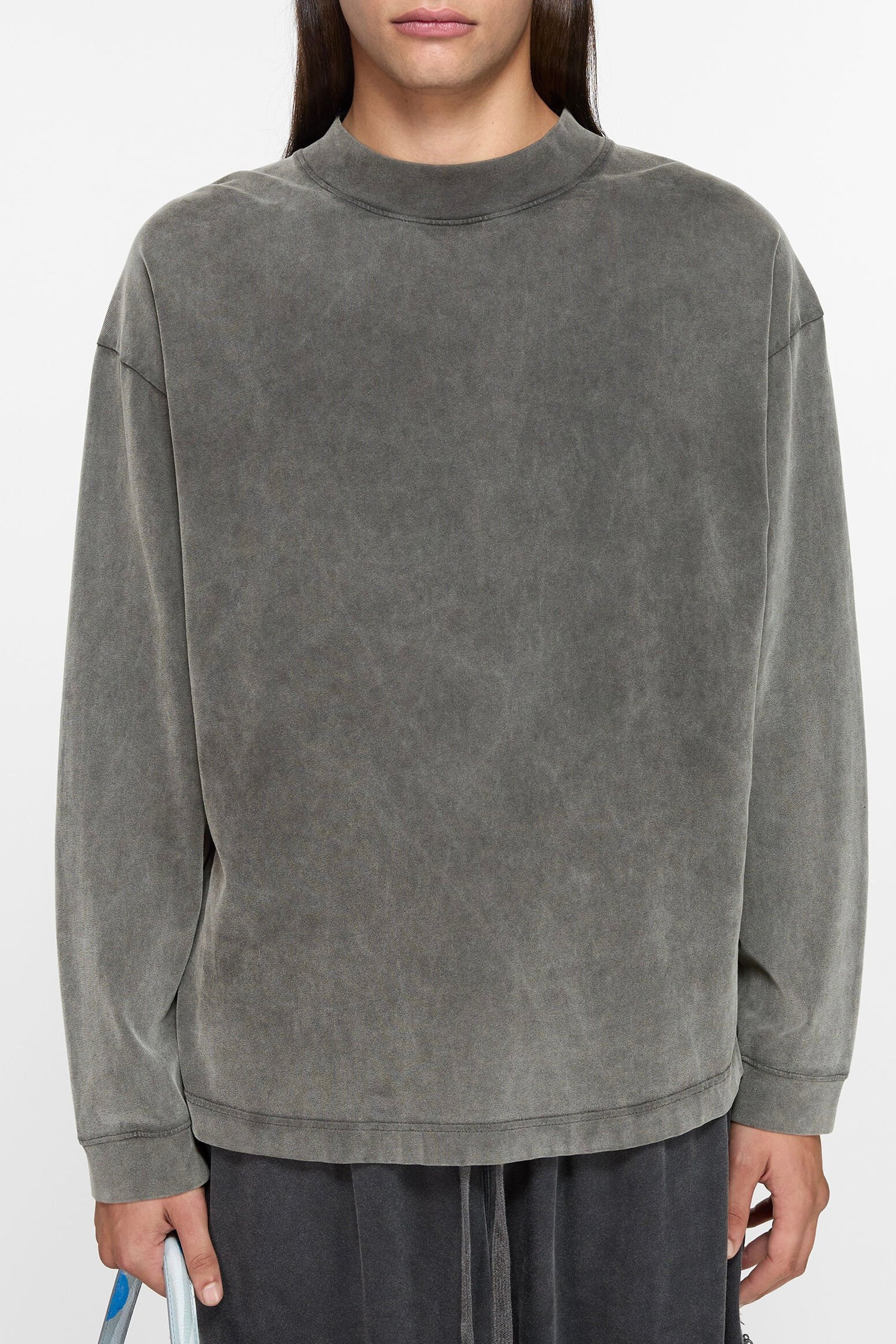 RELAXED UNISEX CREWNECK SWEATER IN FADED BLACK, SS25