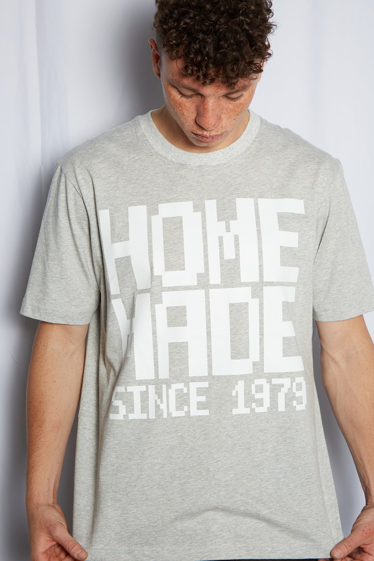 BOX T – PIXEL IN GREY