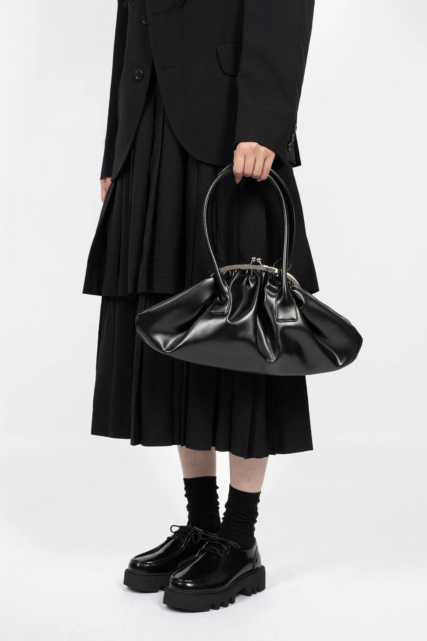 FAUX LEATHER SMALL GATHERED BAG IN BLACK, FW25