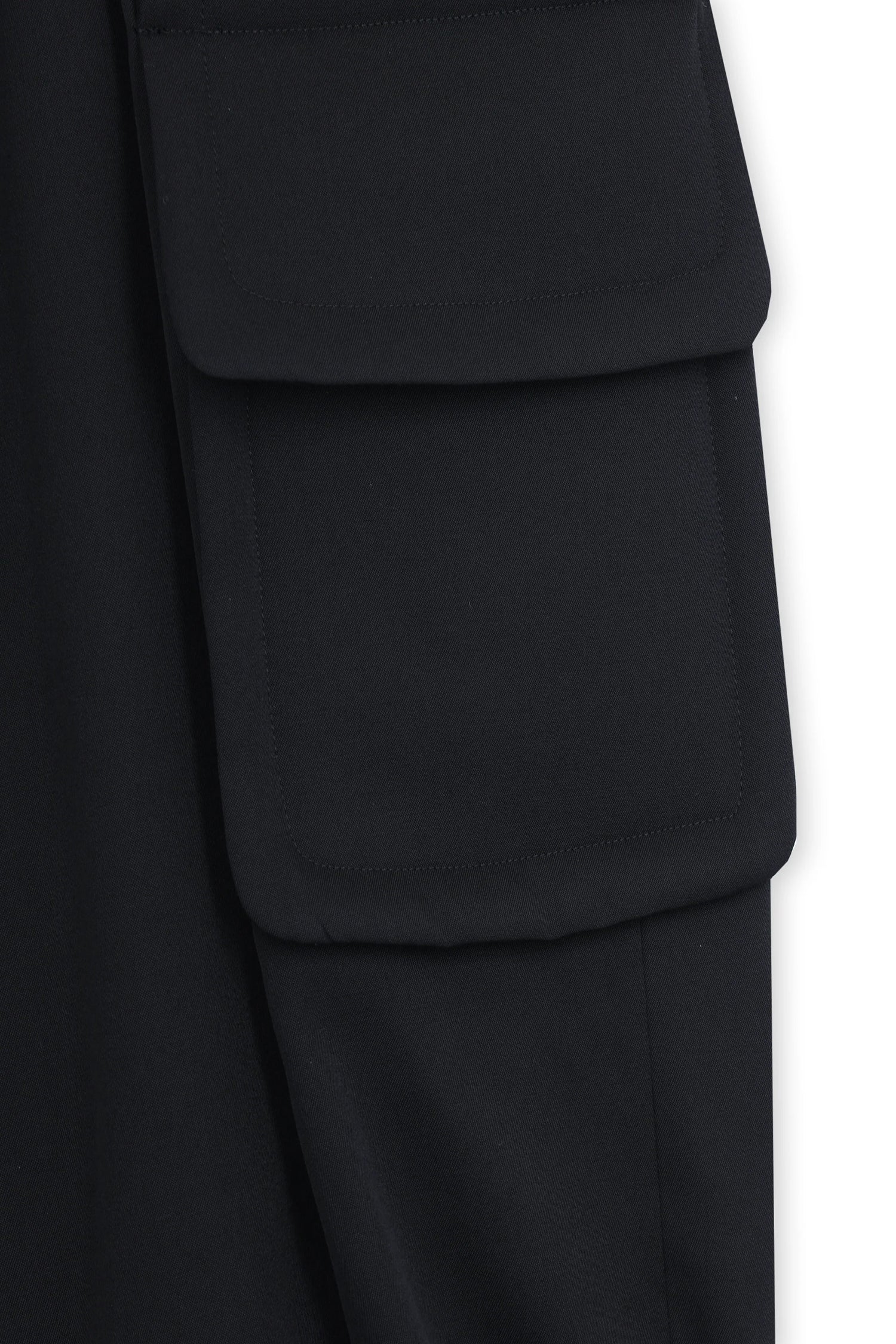 GATHERED CARGO POCKET PANT IN BLACK, FW25
