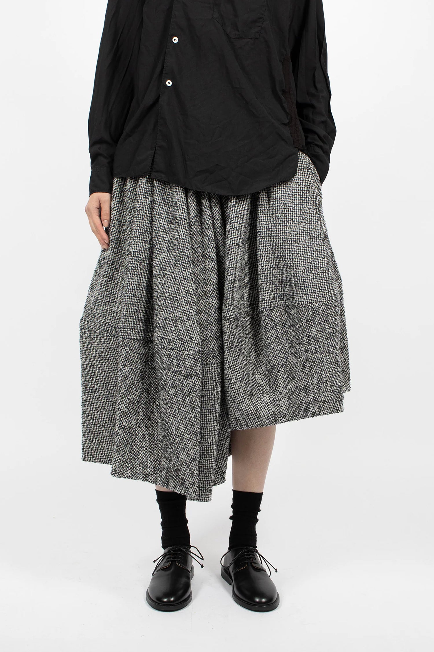 ASYMMETRIC SKIRT IN HOUNDSTOOTH, FW25