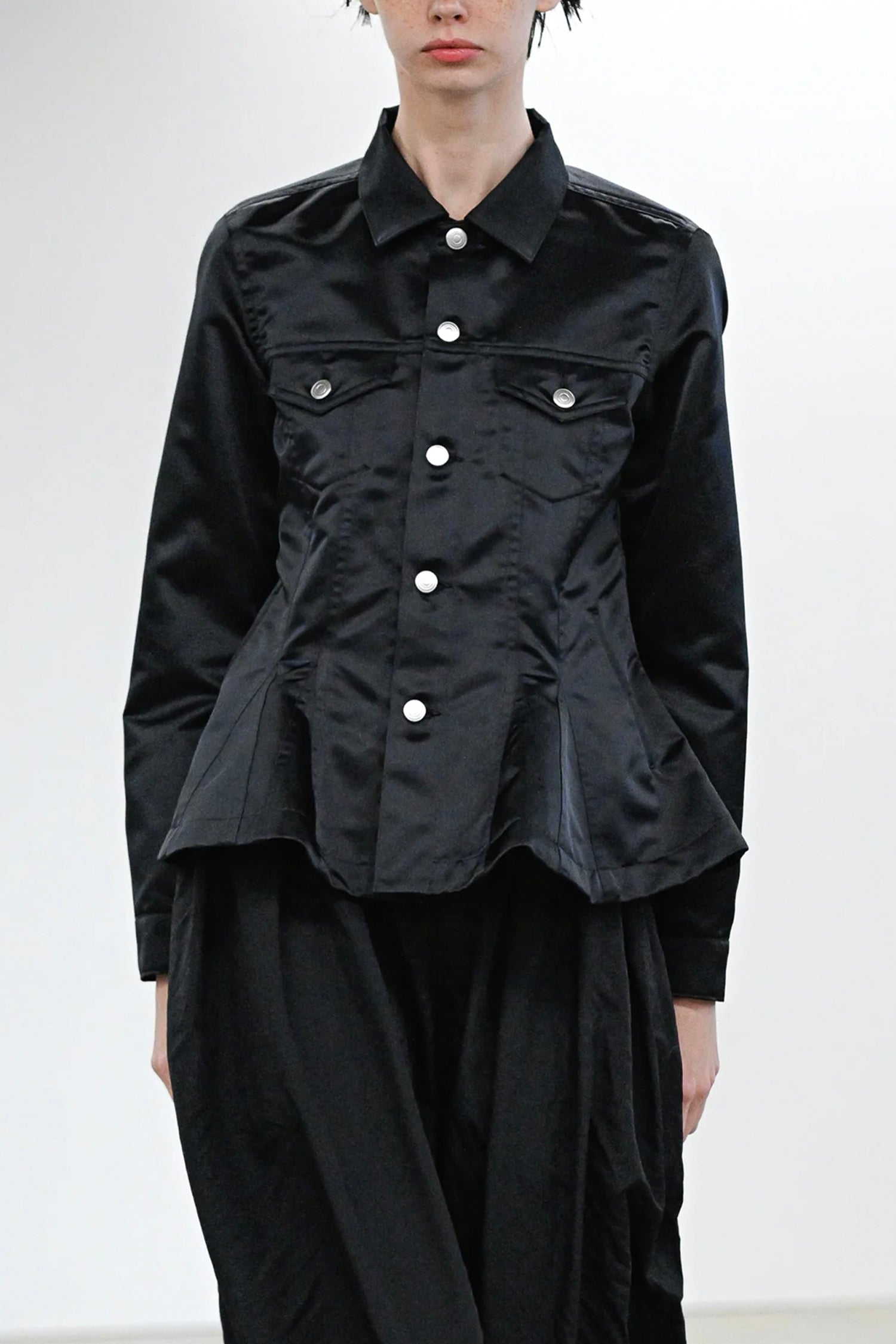 PEPLUM BUTTON JACKET IN BLACK, SS26