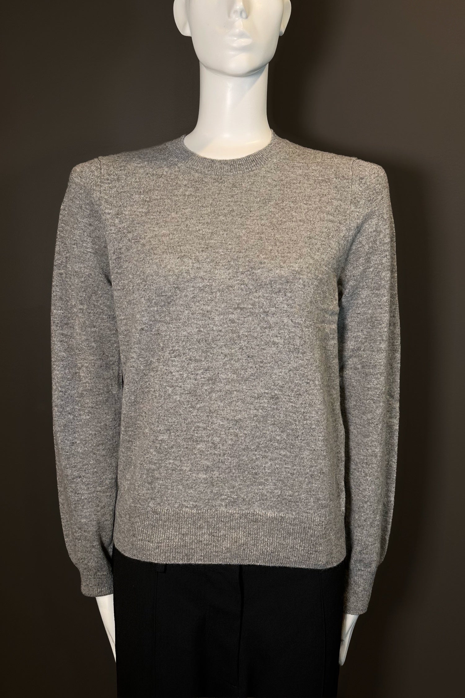 ROUND NECK CASHMERE SWEATER IN GREY, SS26