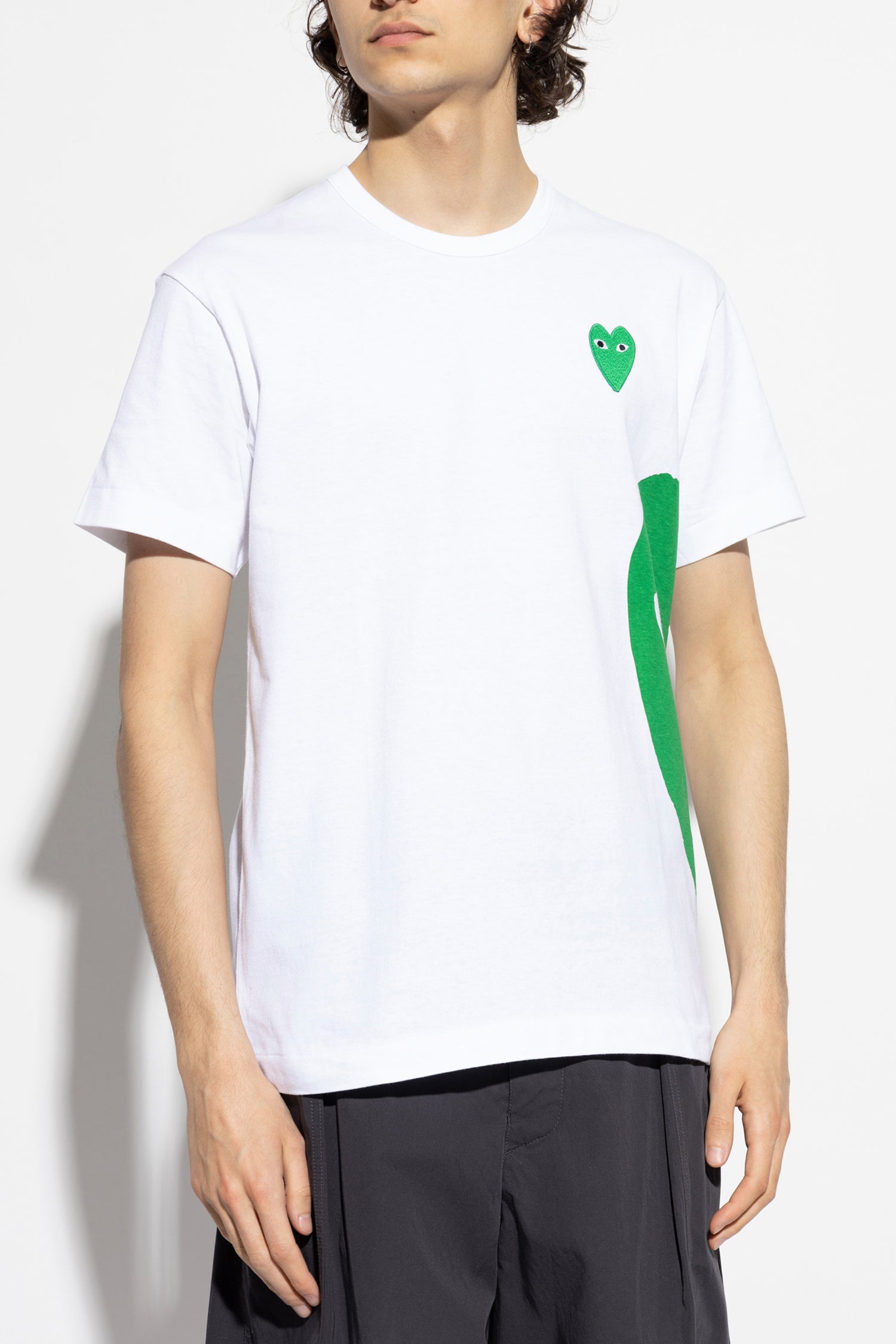 WHITE T SHIRT WITH GREEN HEART, SS25