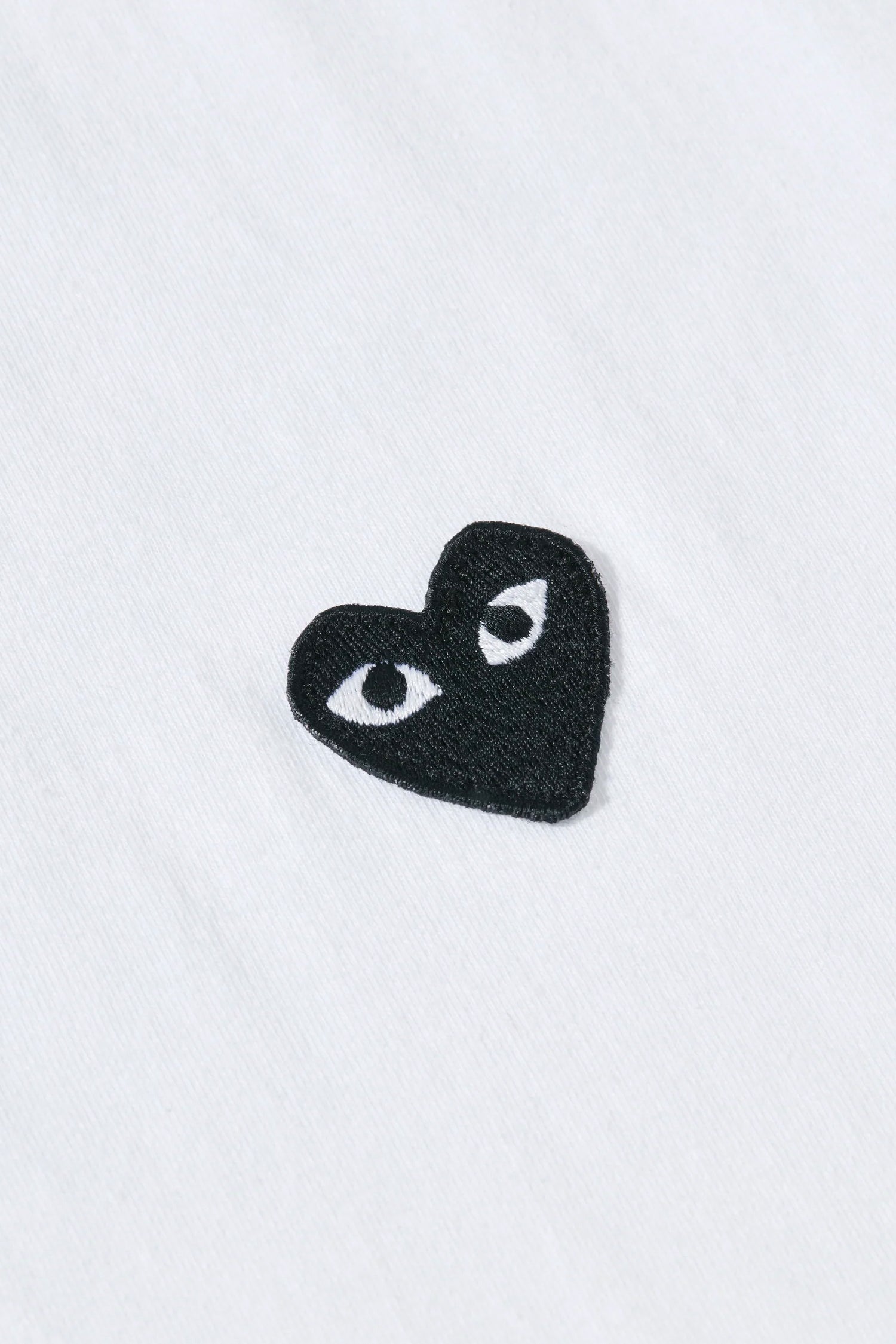 WHITE L/S T-SHIRT WITH BLACK HEART, SS25