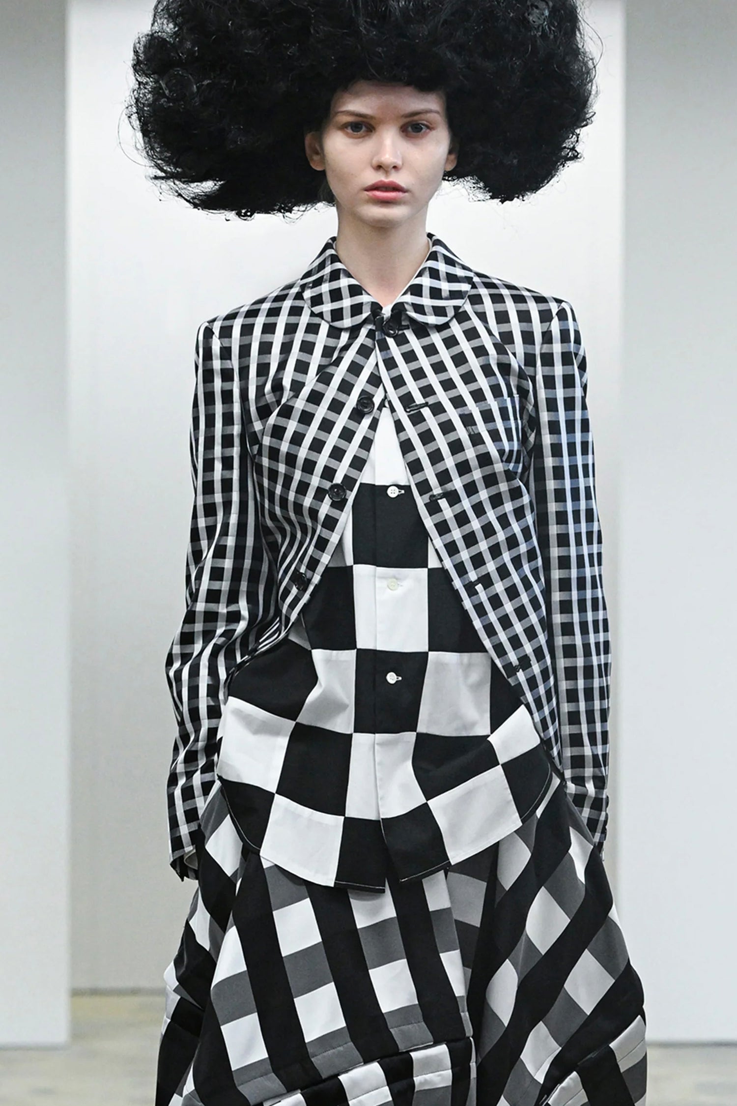 ROUND COLLAR CHECK JACKET IN BLACK/WHITE, SS25