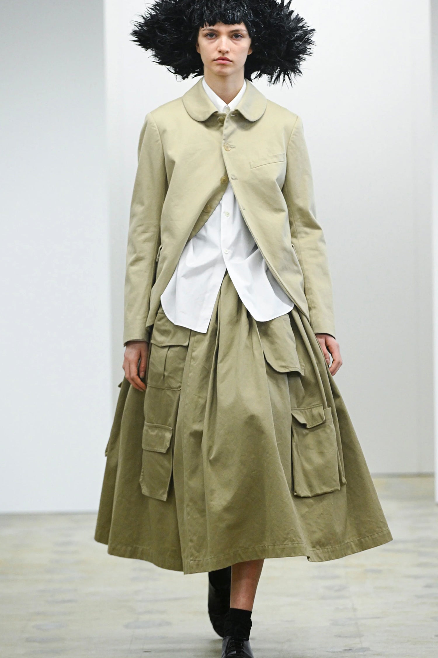 COTTON TWILL POCKET SKIRT IN BEIGE, SS25