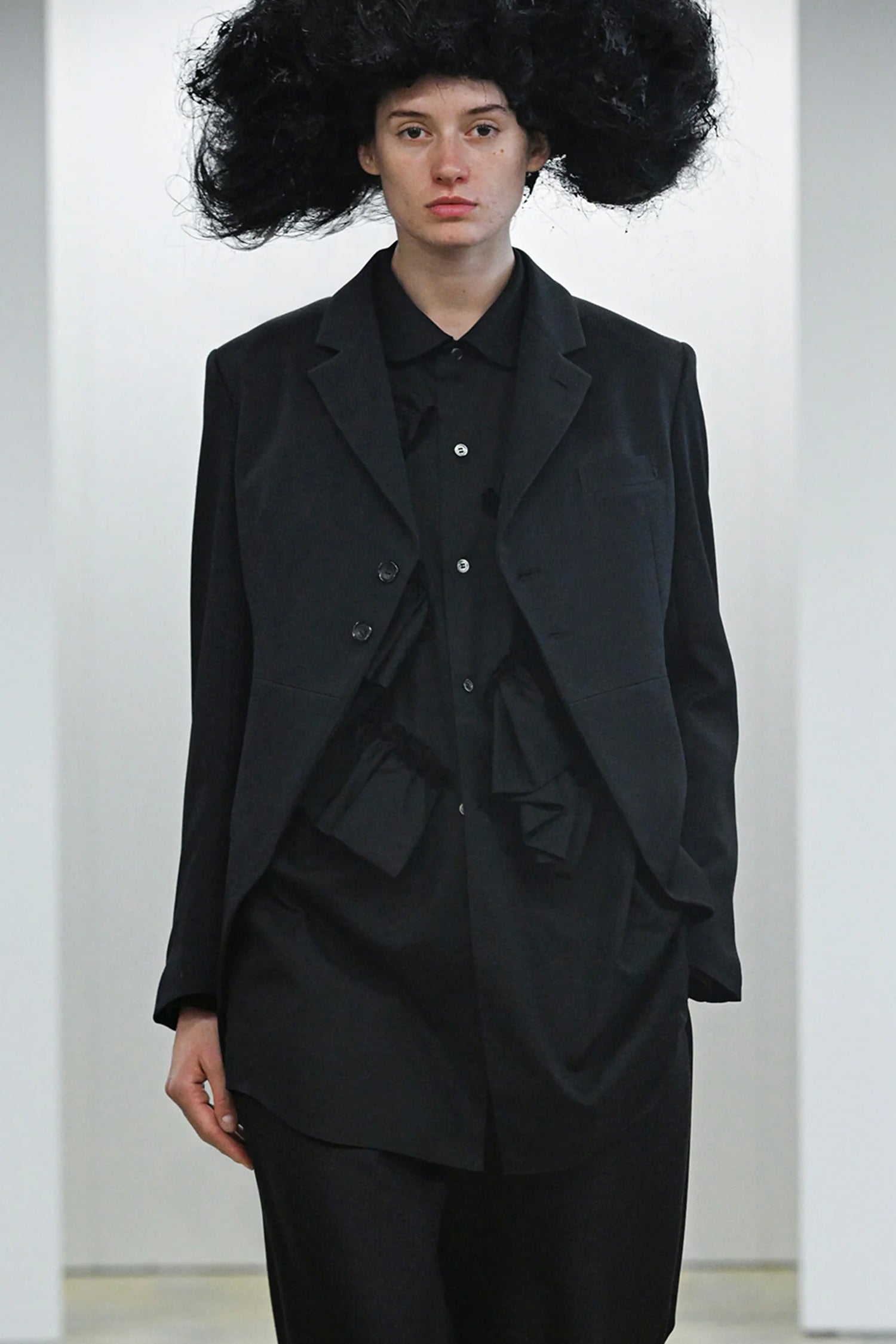 FRILL FRONT SHIRT IN BLACK,SS25