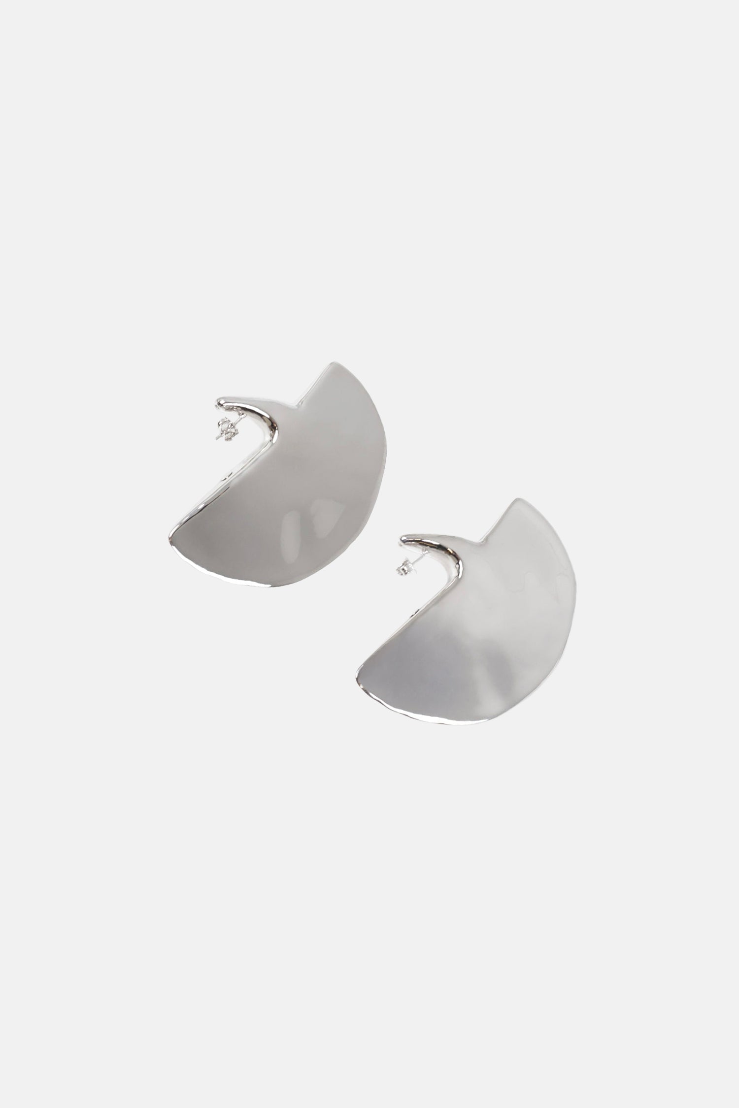 HALF CIRCLE EARRING IN SILVER, SS25