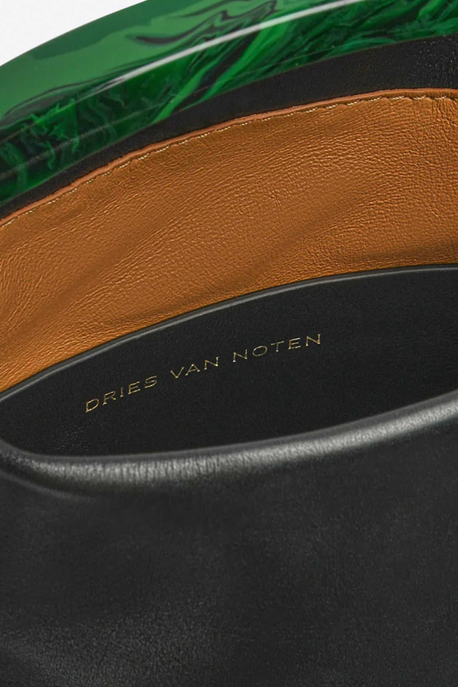 CRISP MICRO LEATHER BAG IN BLACK, SS26