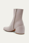 ROUND TOE BOOT IN IVORY, W23