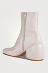 ROUND TOE BOOT IN IVORY, W23