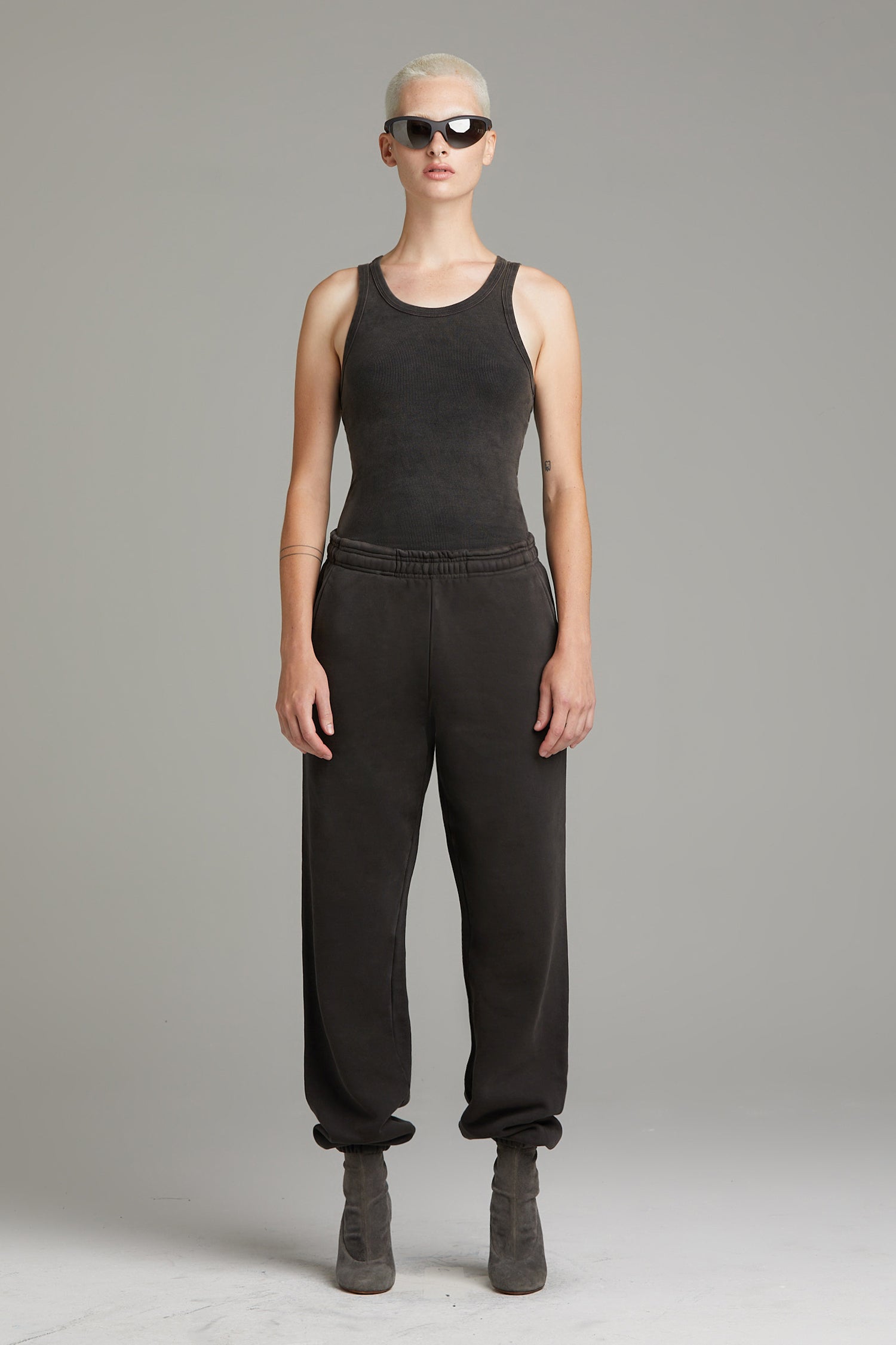 HEAVY SWEATPANT IN WASHED BLACK