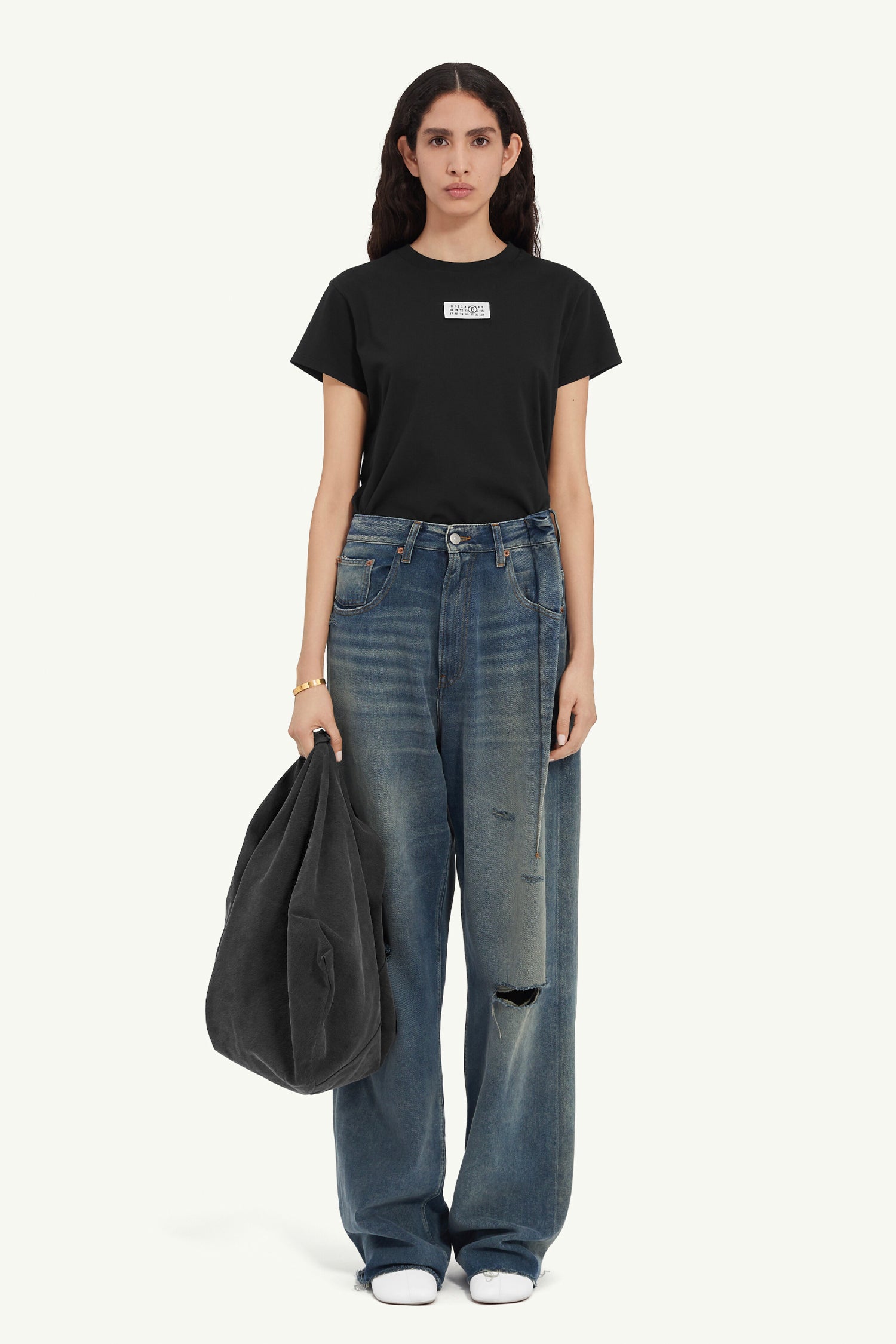 DISTRESSED JEAN IN GREY BLUE, SS25