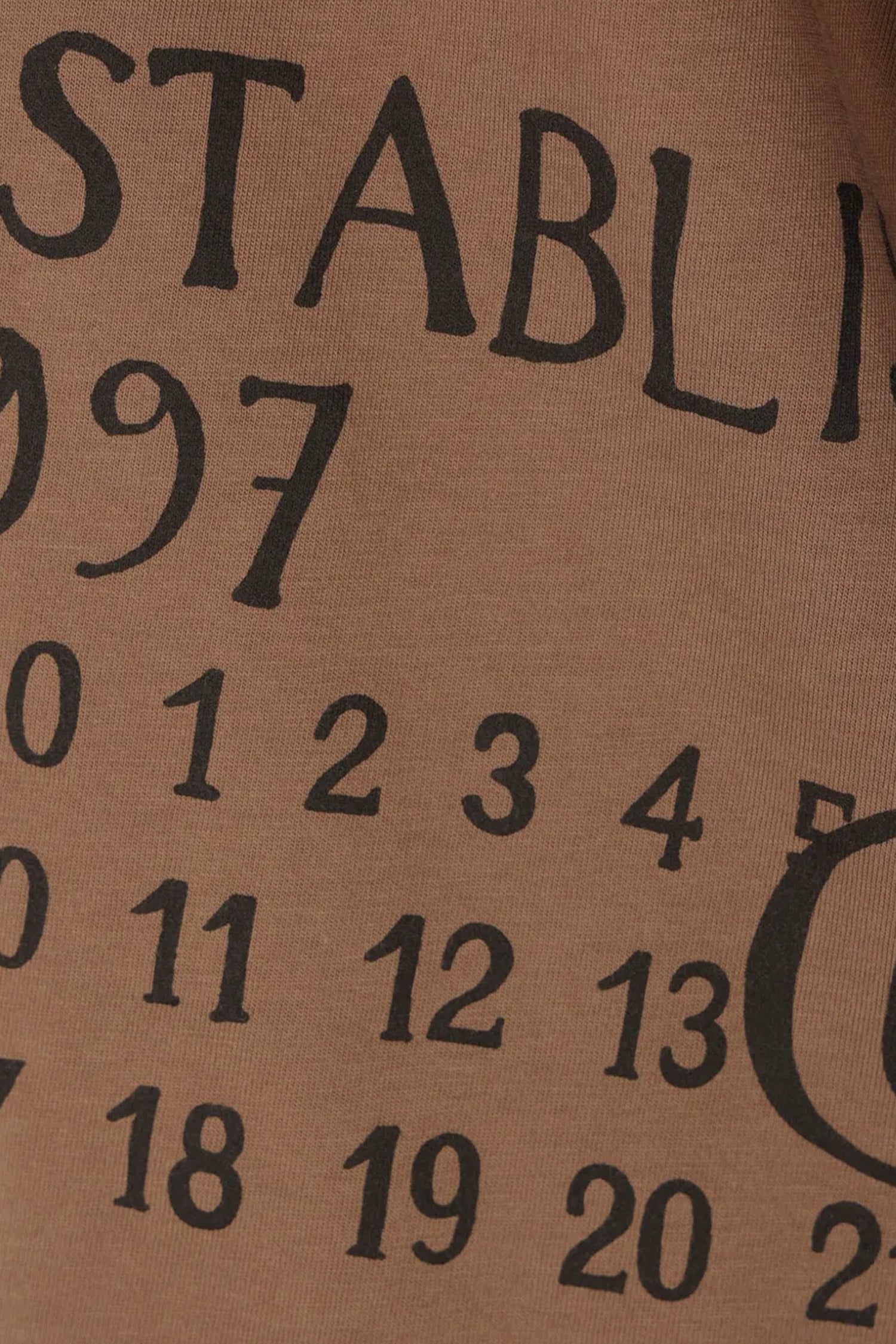 NUMERIC LONG SLEEVE T IN BROWN, SS25