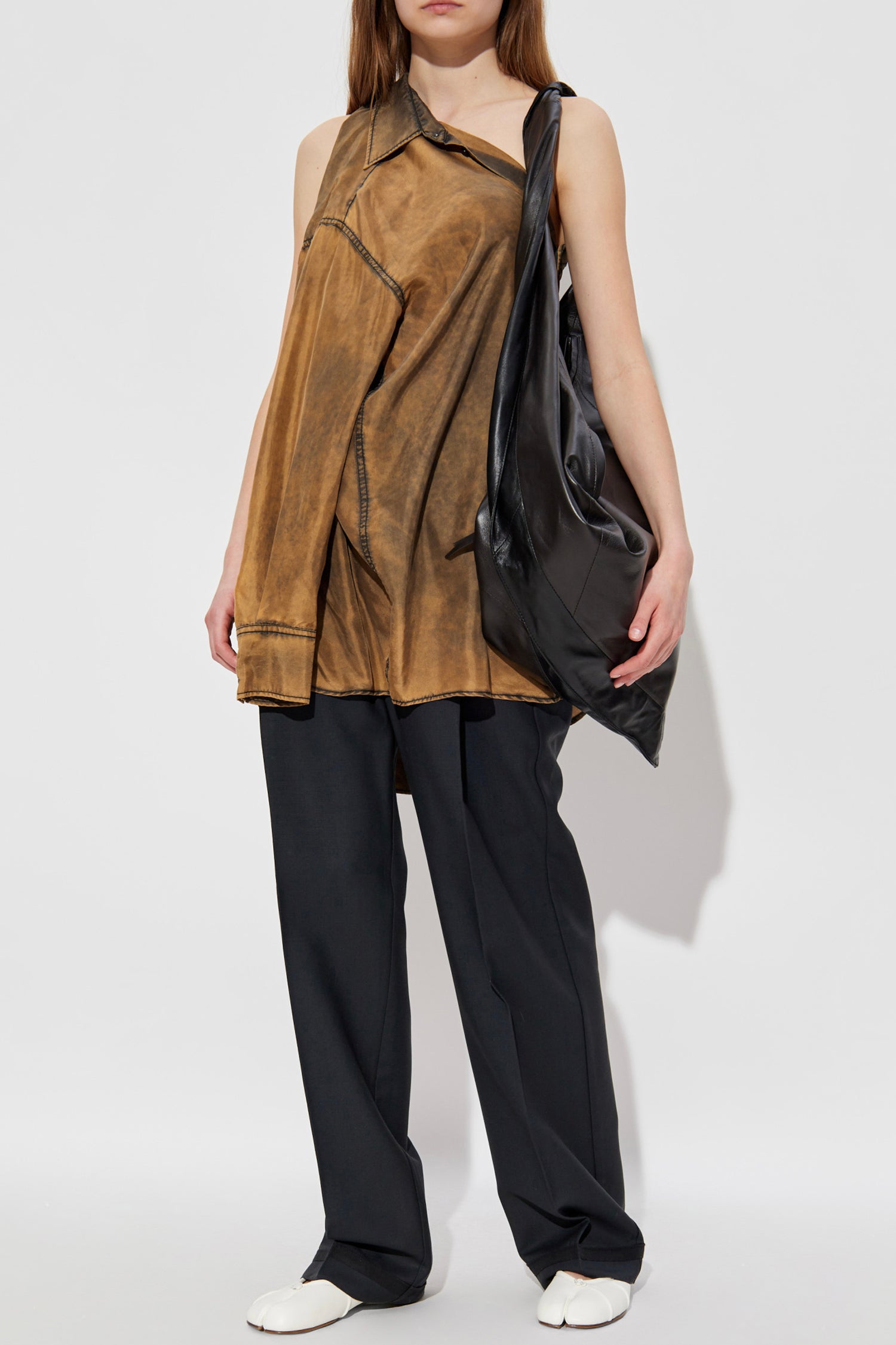 SPLIT BACK SHIRT IN KHAKI, SS25