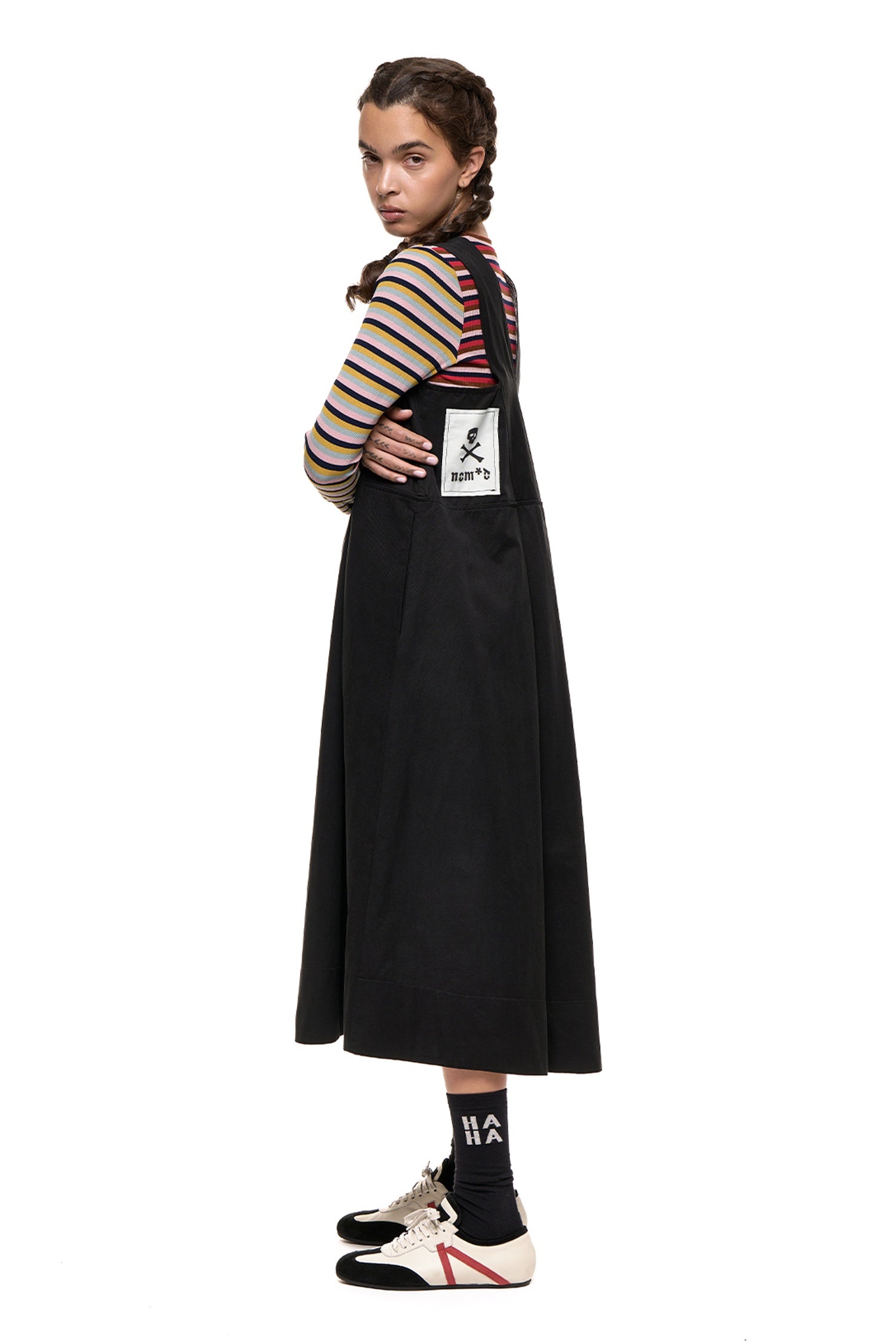 LEAGUE PINNY IN BLACK, SS27