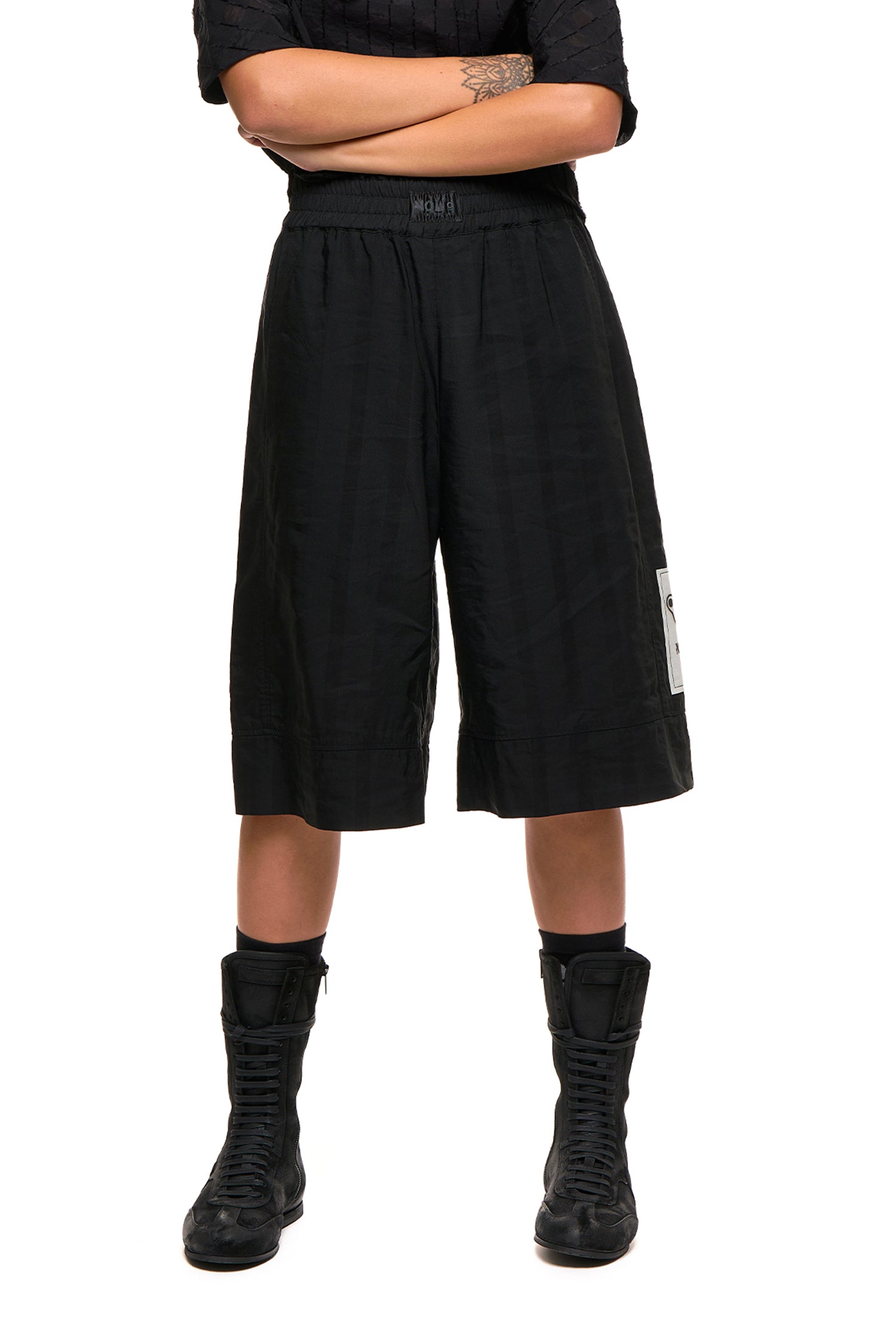 RINGSIDE SHORT IN BLACK, SS27