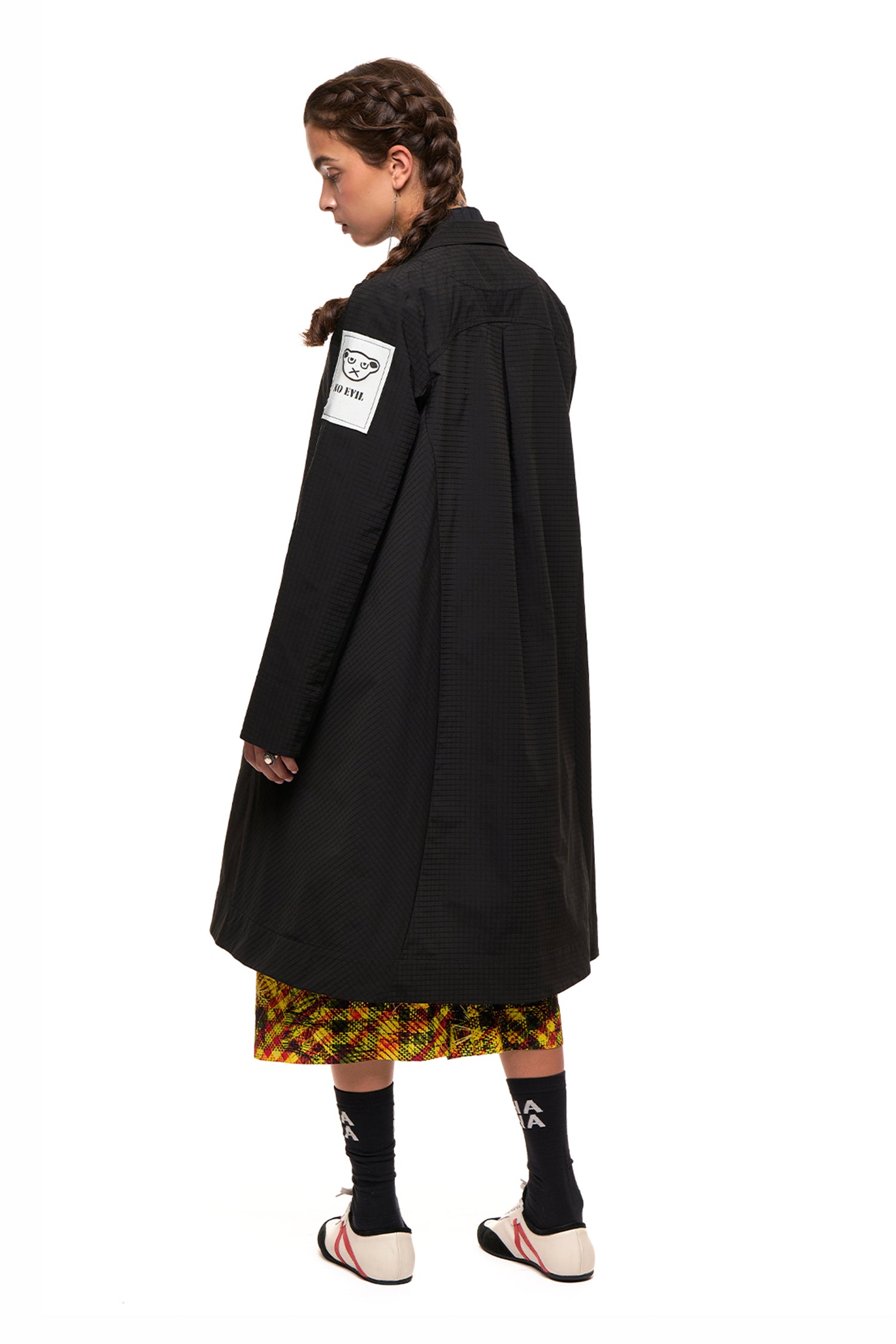 SWING COAT IN BLACK, SS27