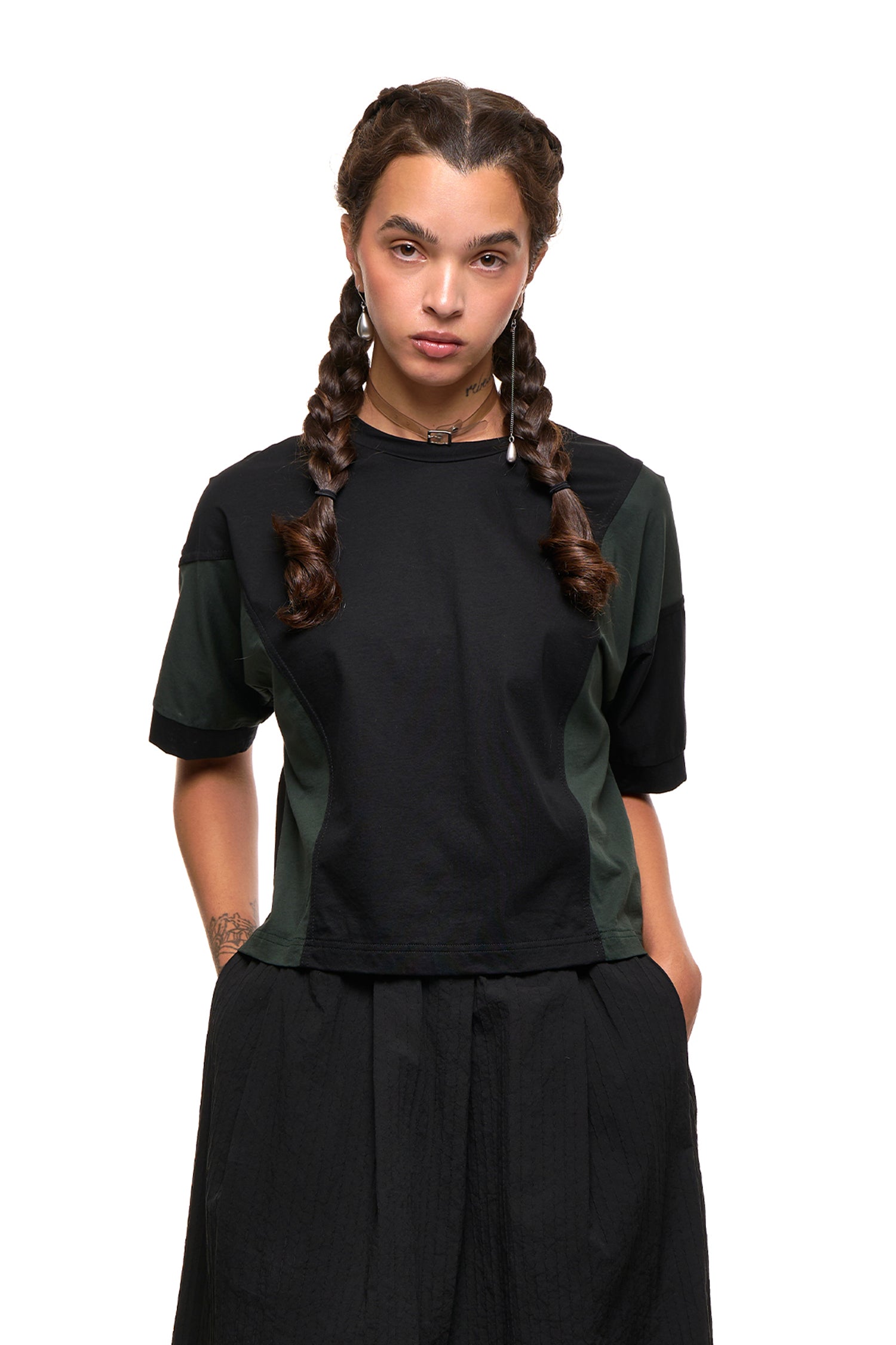 TRACK TEE IN BLACK, SS27