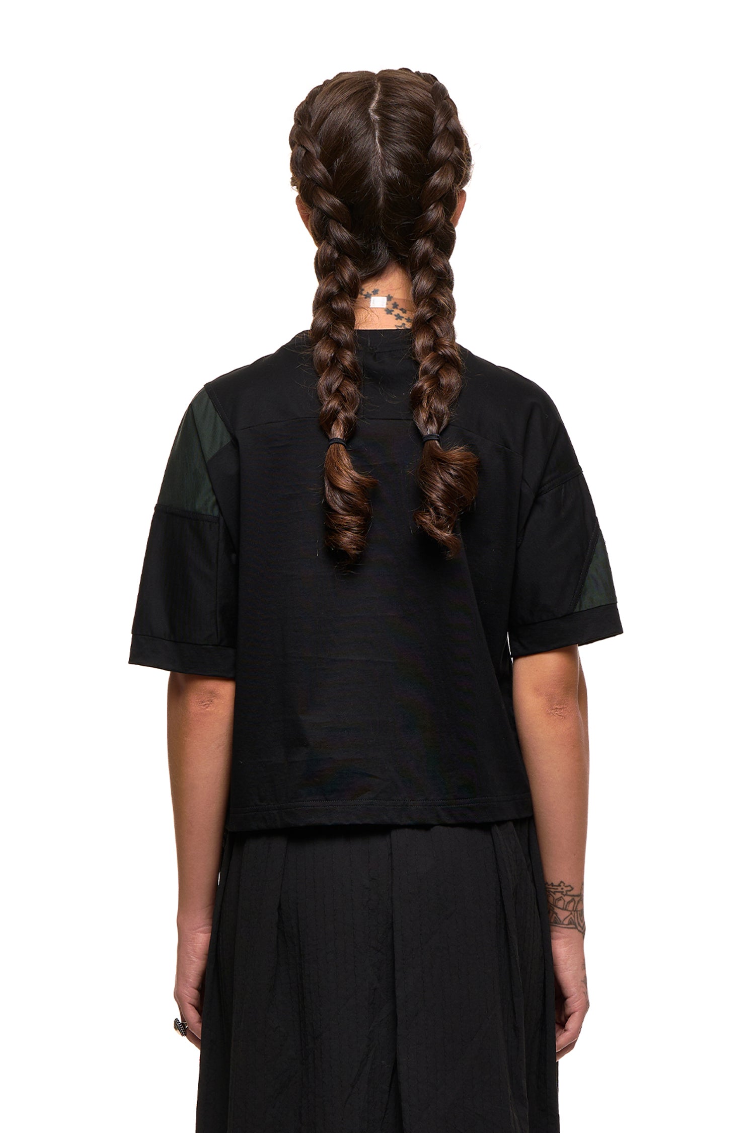 TRACK TEE IN BLACK, SS27