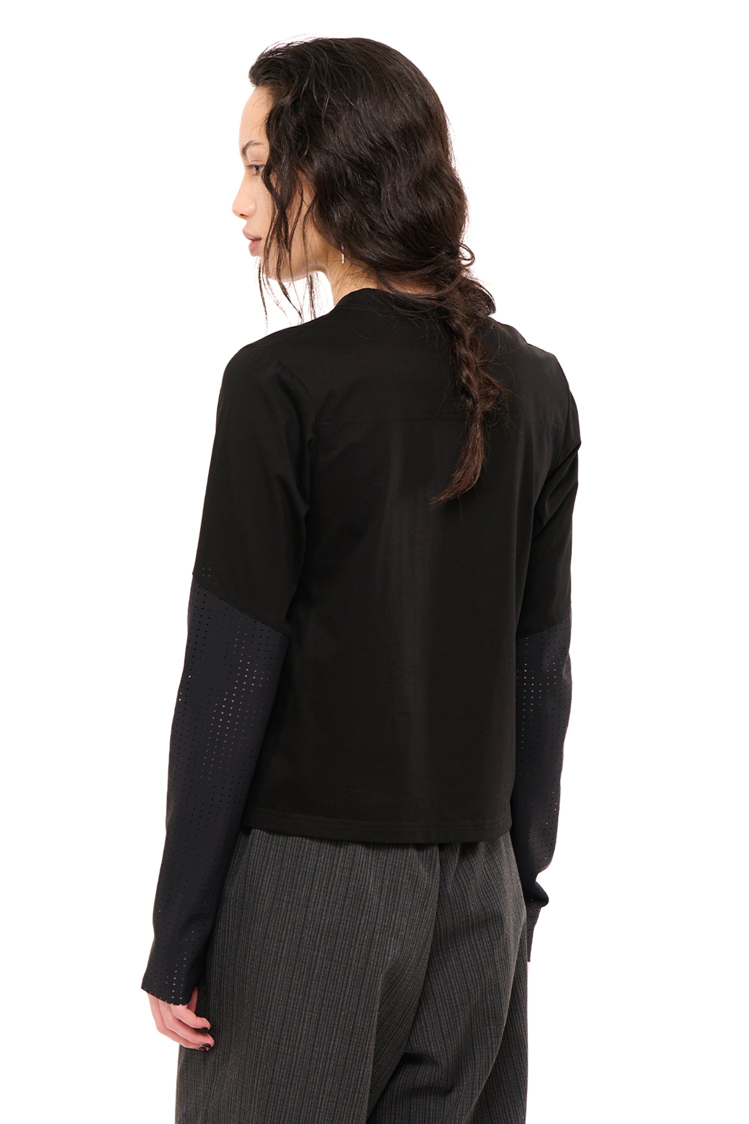 BASE LONG SLEEVE IN GUNMETAL ORIGIN STENCIL, AW26