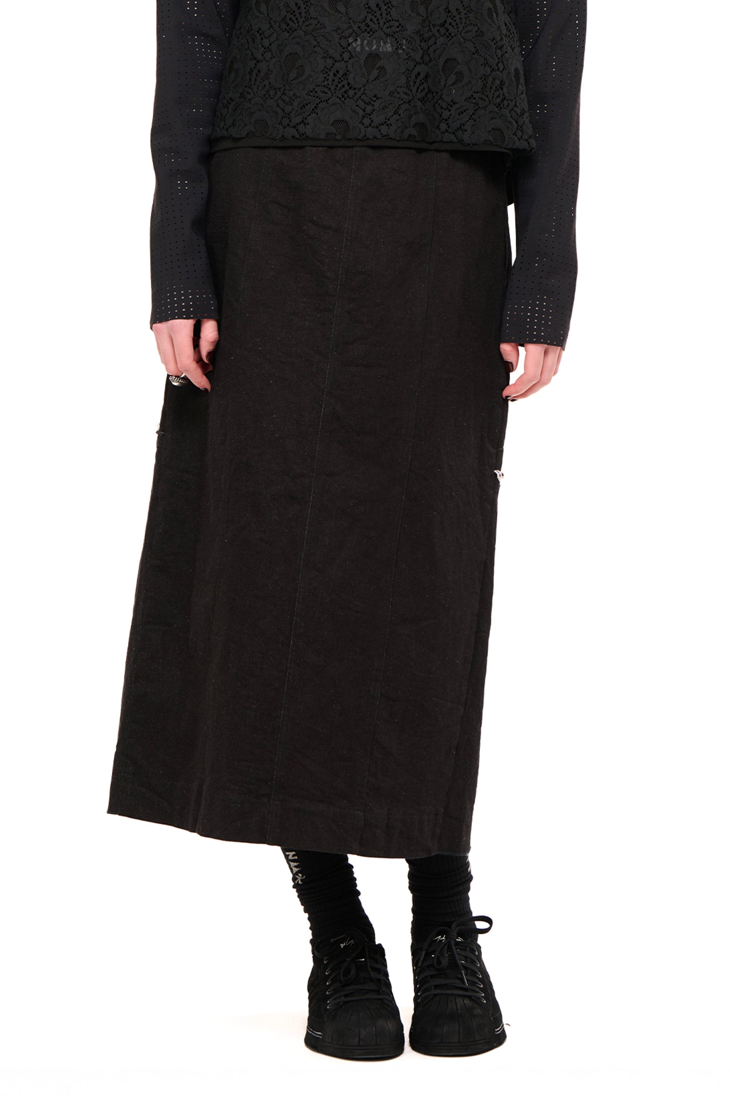 TURNTABLE SKIRT IN BLACK, AW26