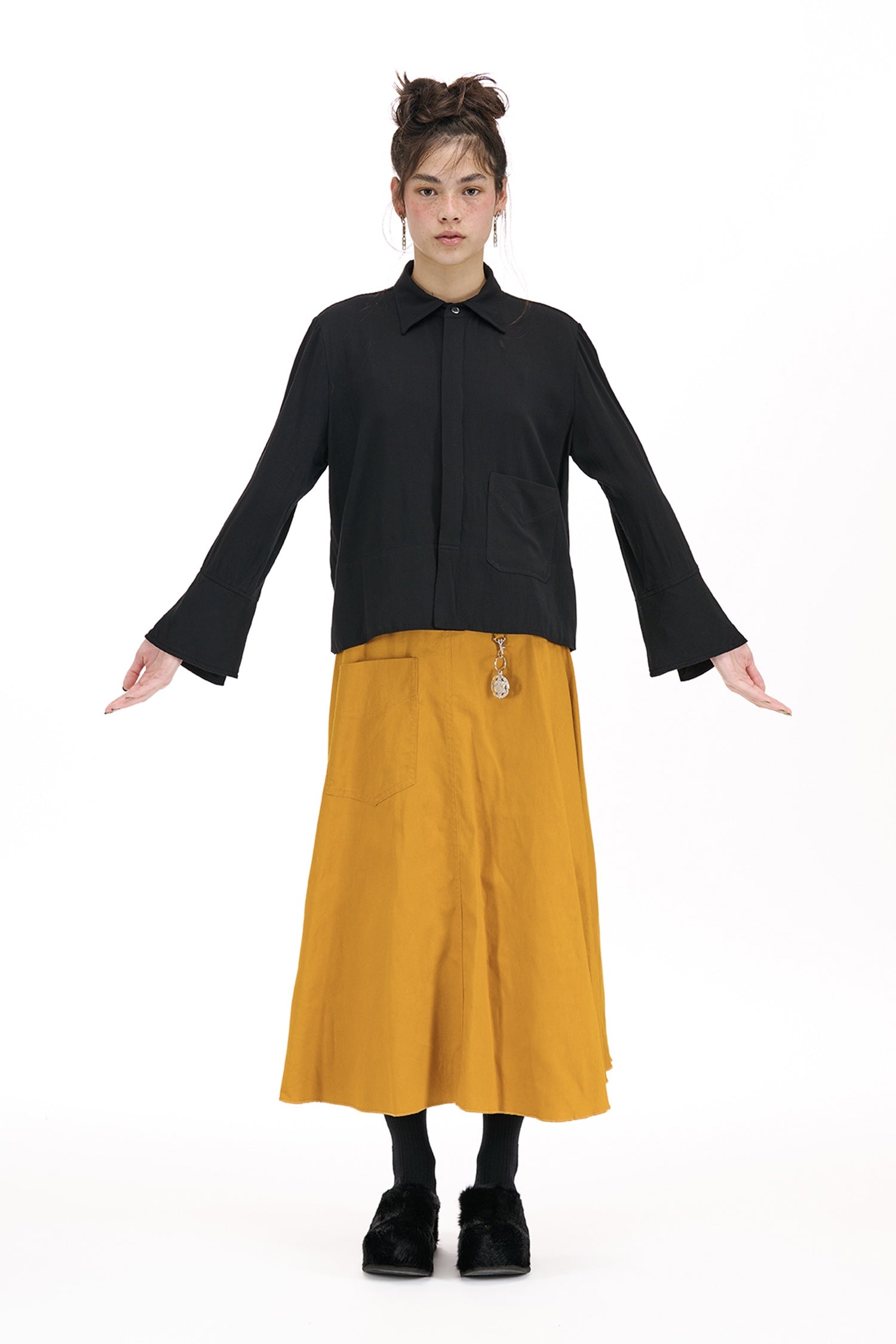 COLLEGE SHIRT IN BLACK, W25