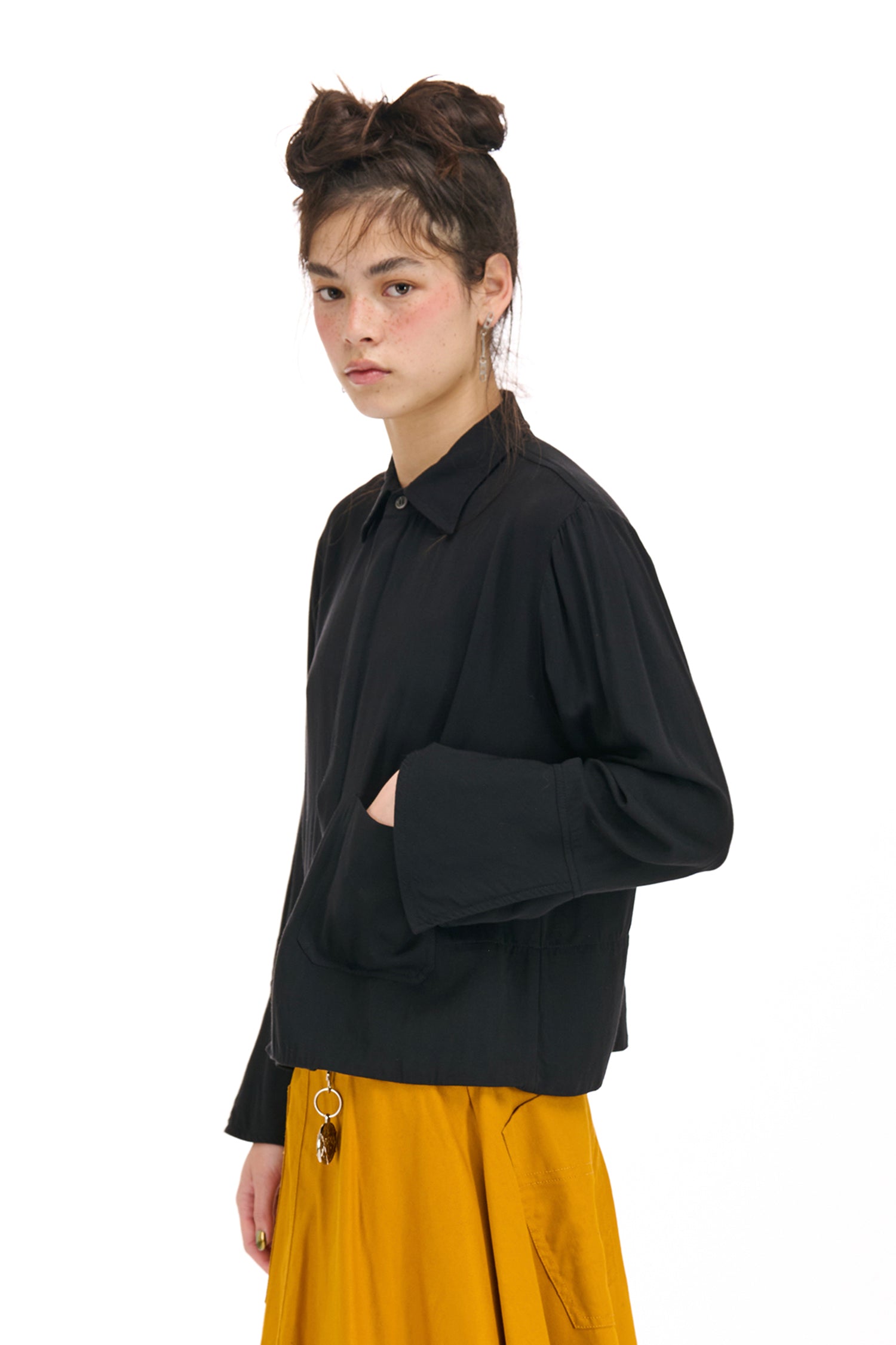 COLLEGE SHIRT IN BLACK, W25