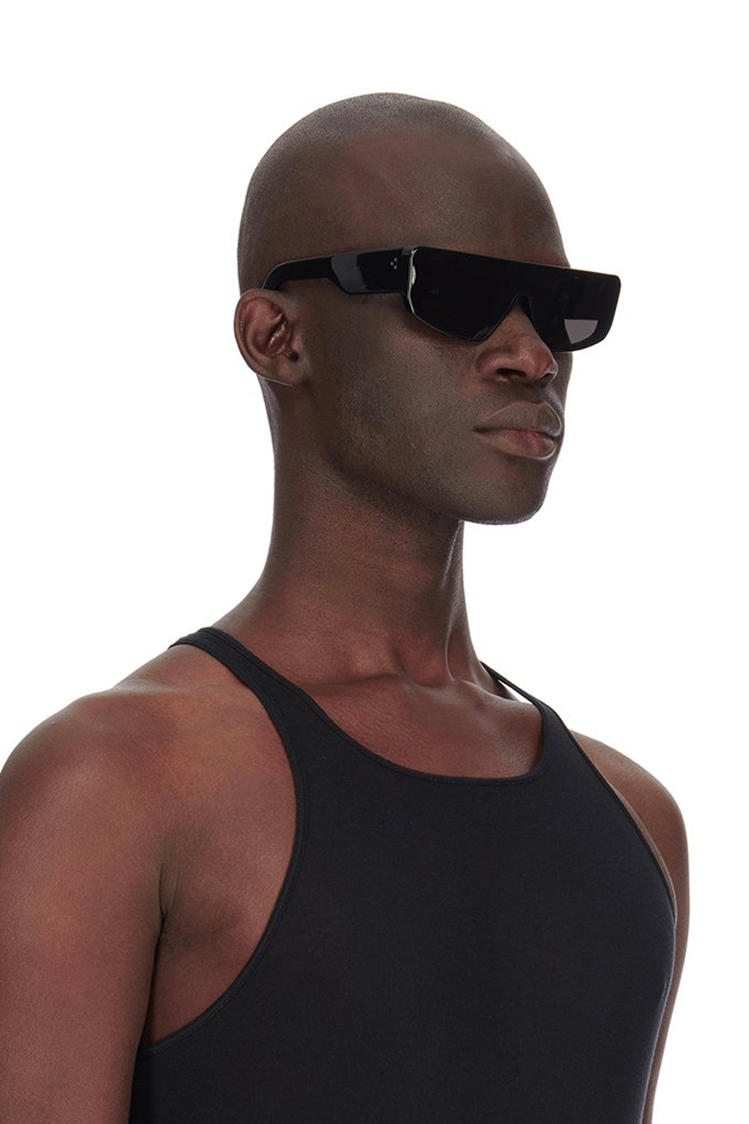 PERFORMA SUNGLASSES IN BLACK/BLACK, SS24