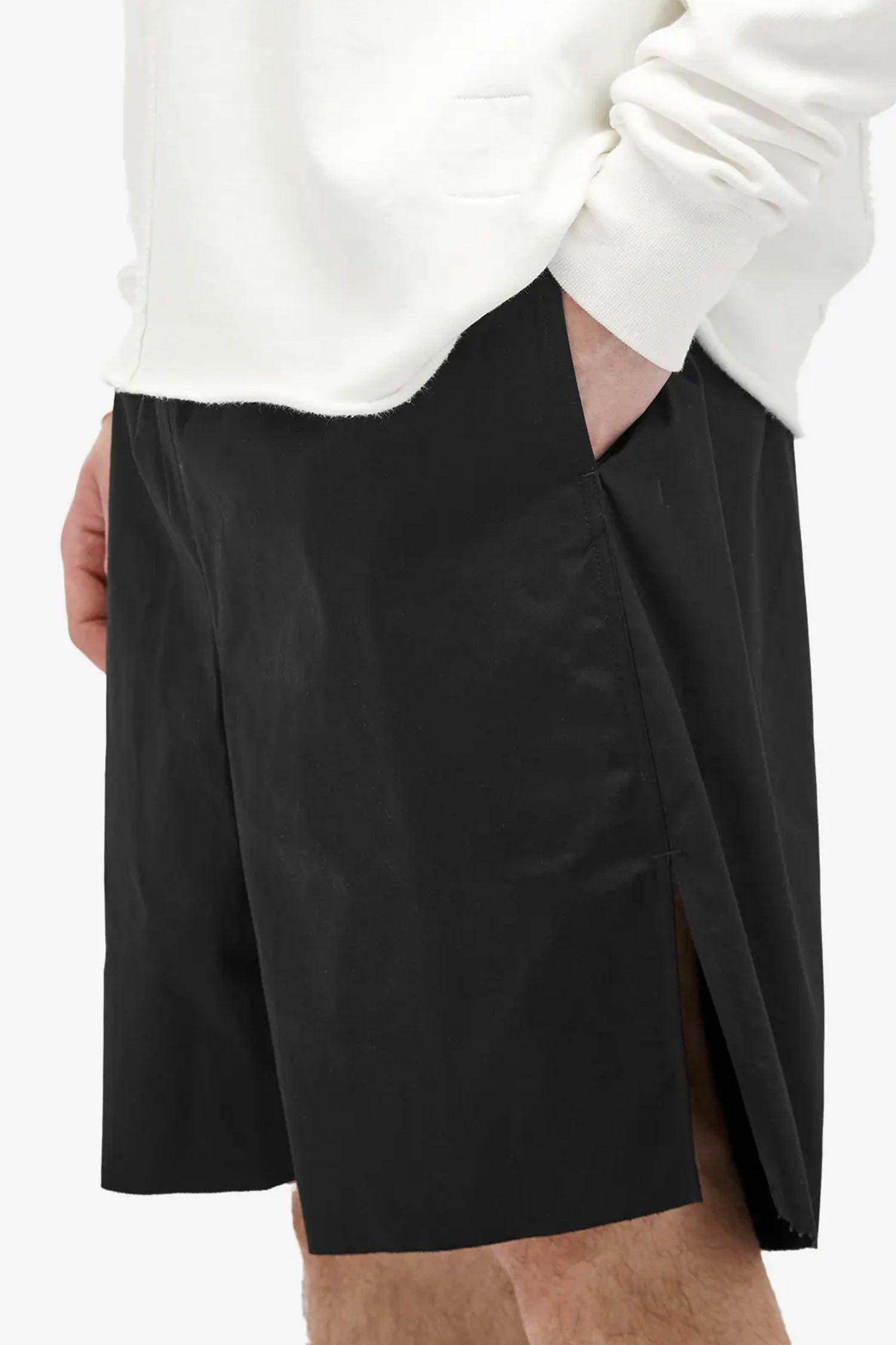 LONG COTTON SHORTS IN BLACK, SS24