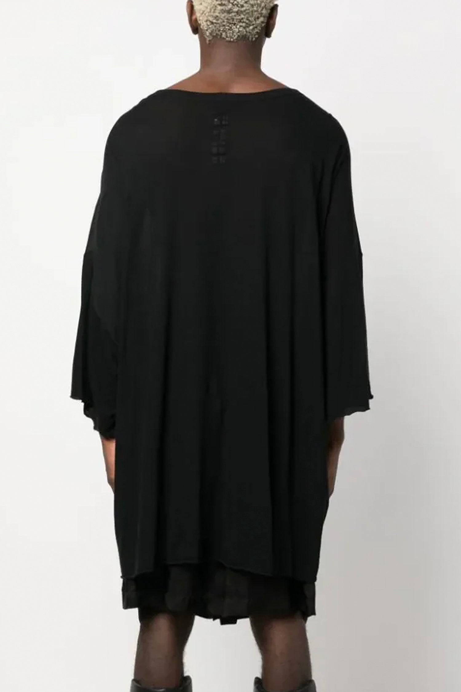 TOMMY T IN BLACK, SS24