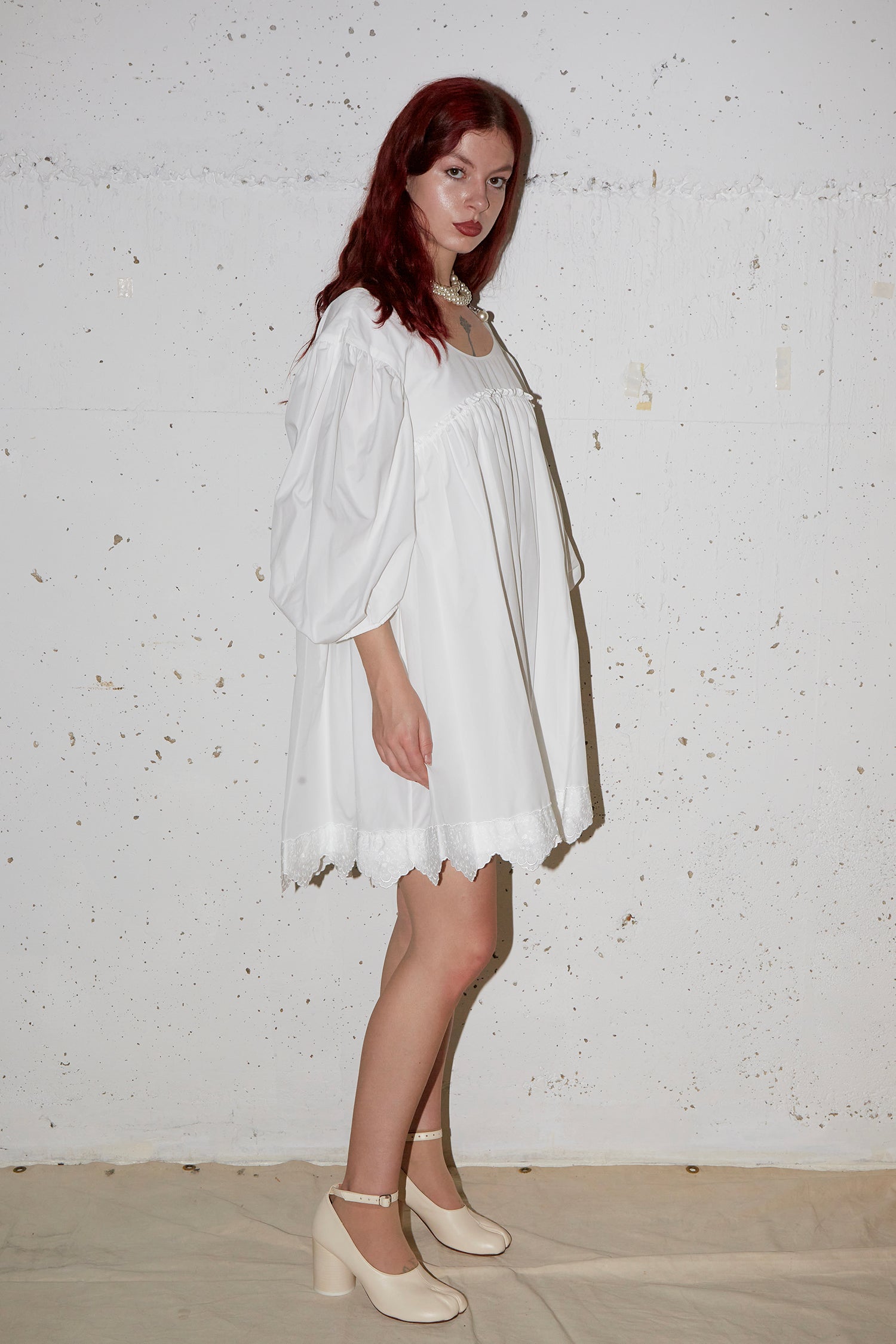 SCOOP NECK PUFF SLEEVE MINI DRESS IN WHITE, AW23