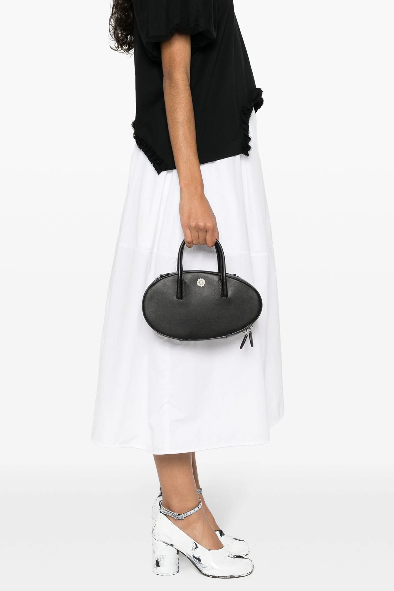 EGG CASE BAG IN BLACK/PEARL, SS24