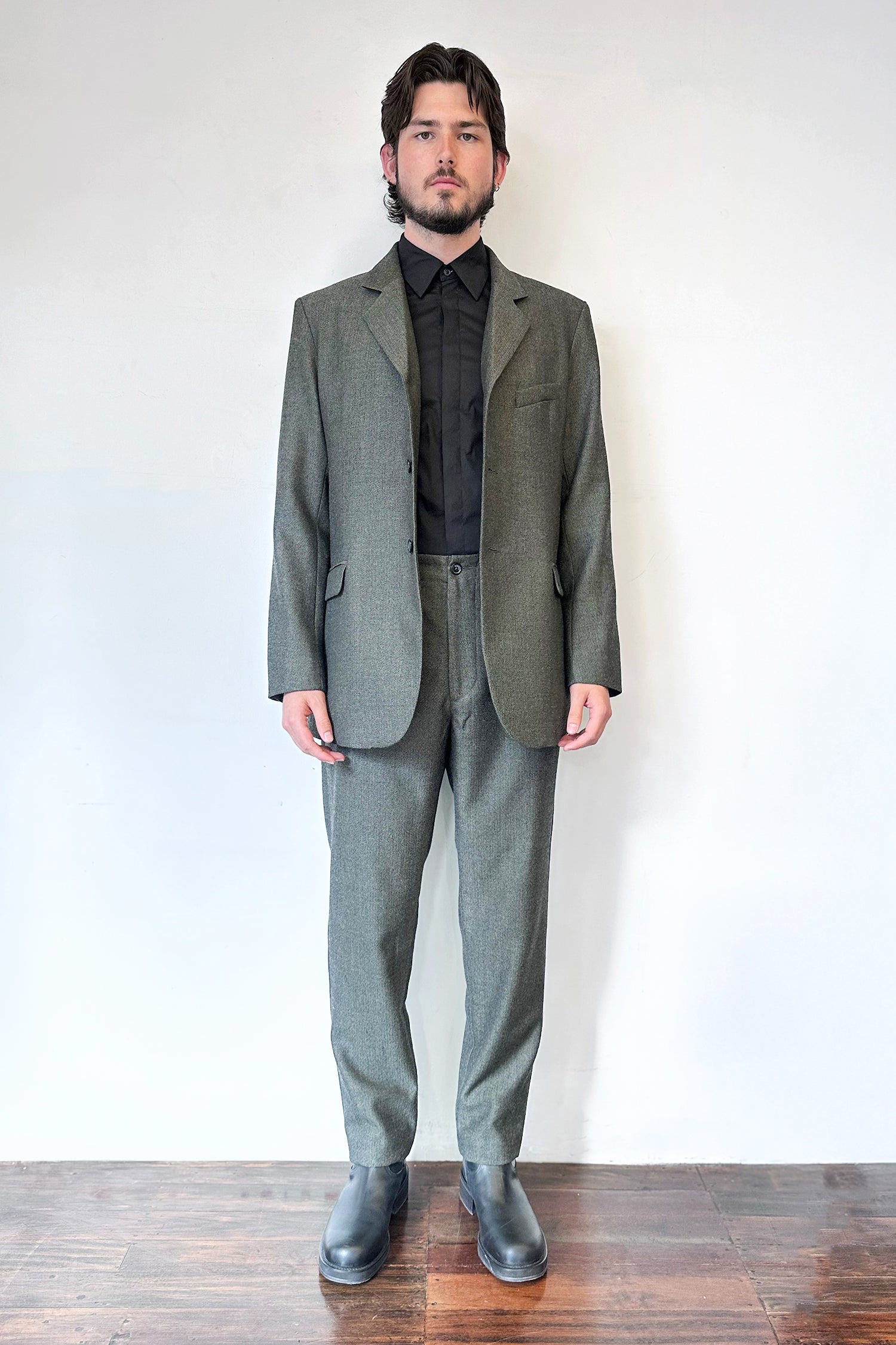 GRADUATE IN HERRINGBONE, W25