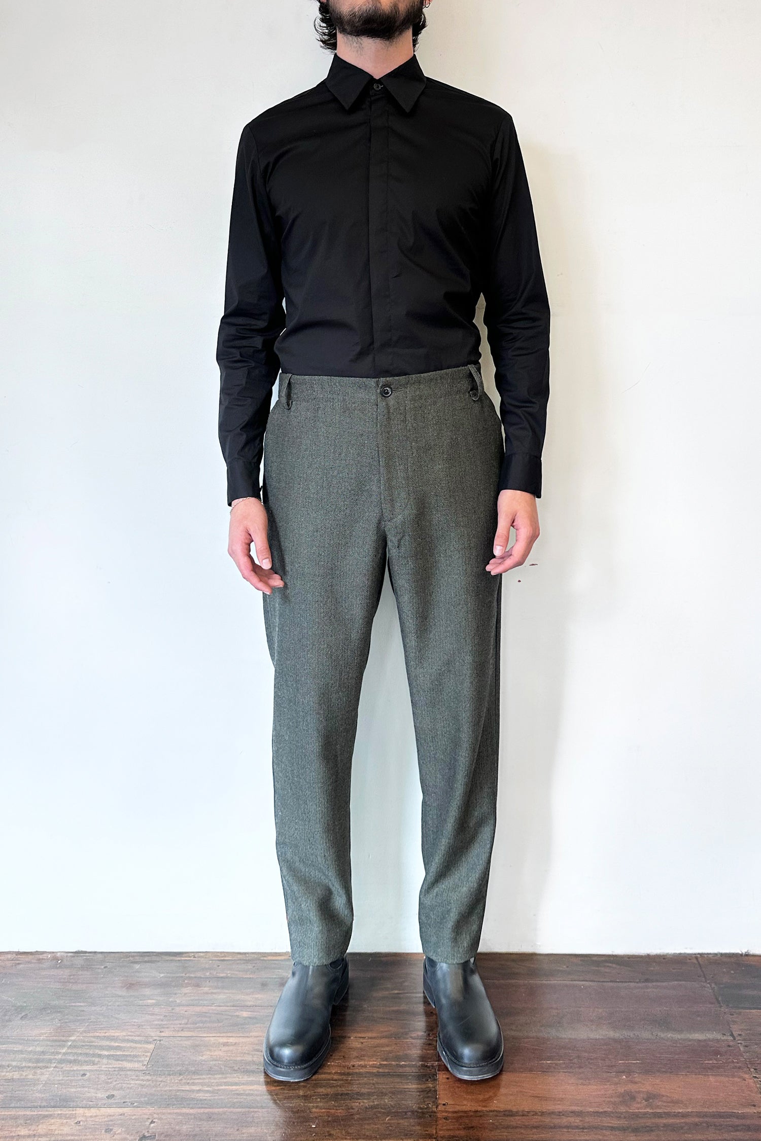 GRADUATE IN HERRINGBONE, W25