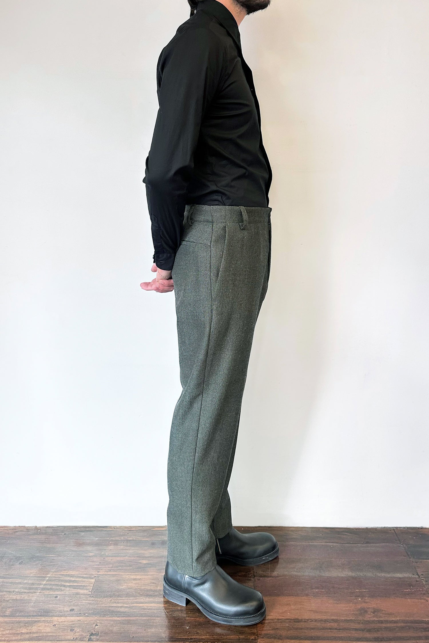 GRADUATE IN HERRINGBONE, W25