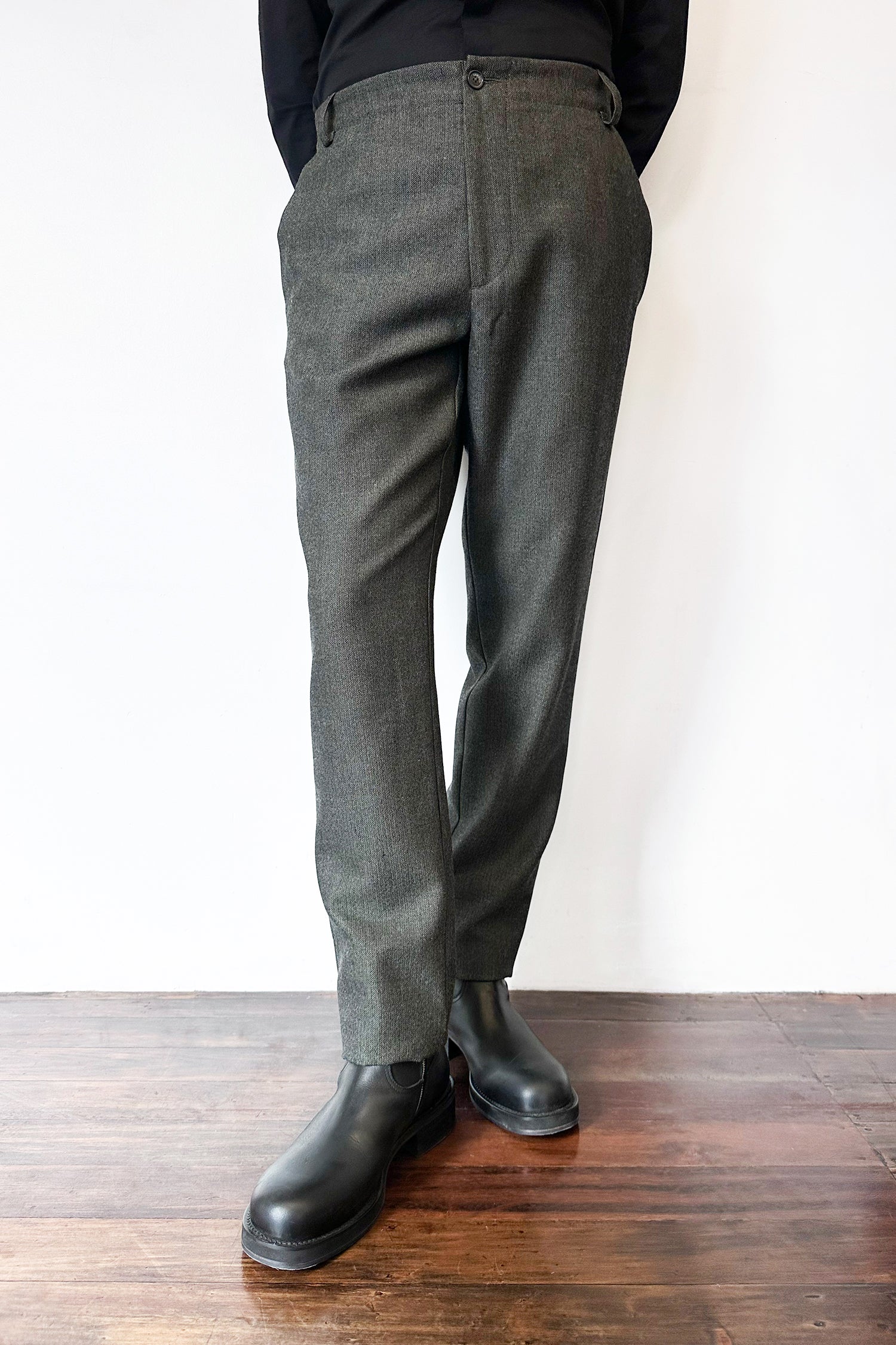 GRADUATE IN HERRINGBONE, W25