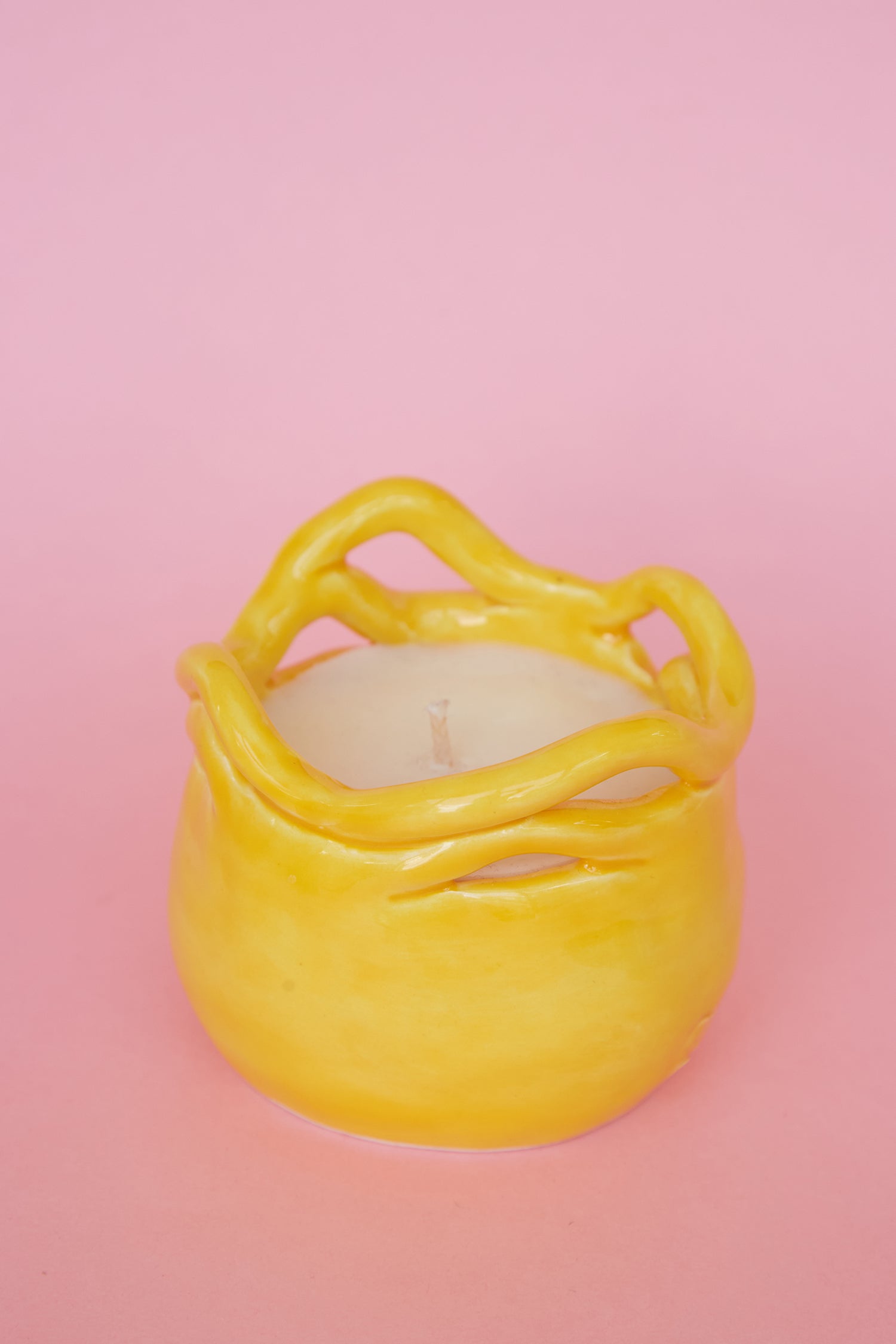 WORK OF ART CANDLE - YELLOW CURVE