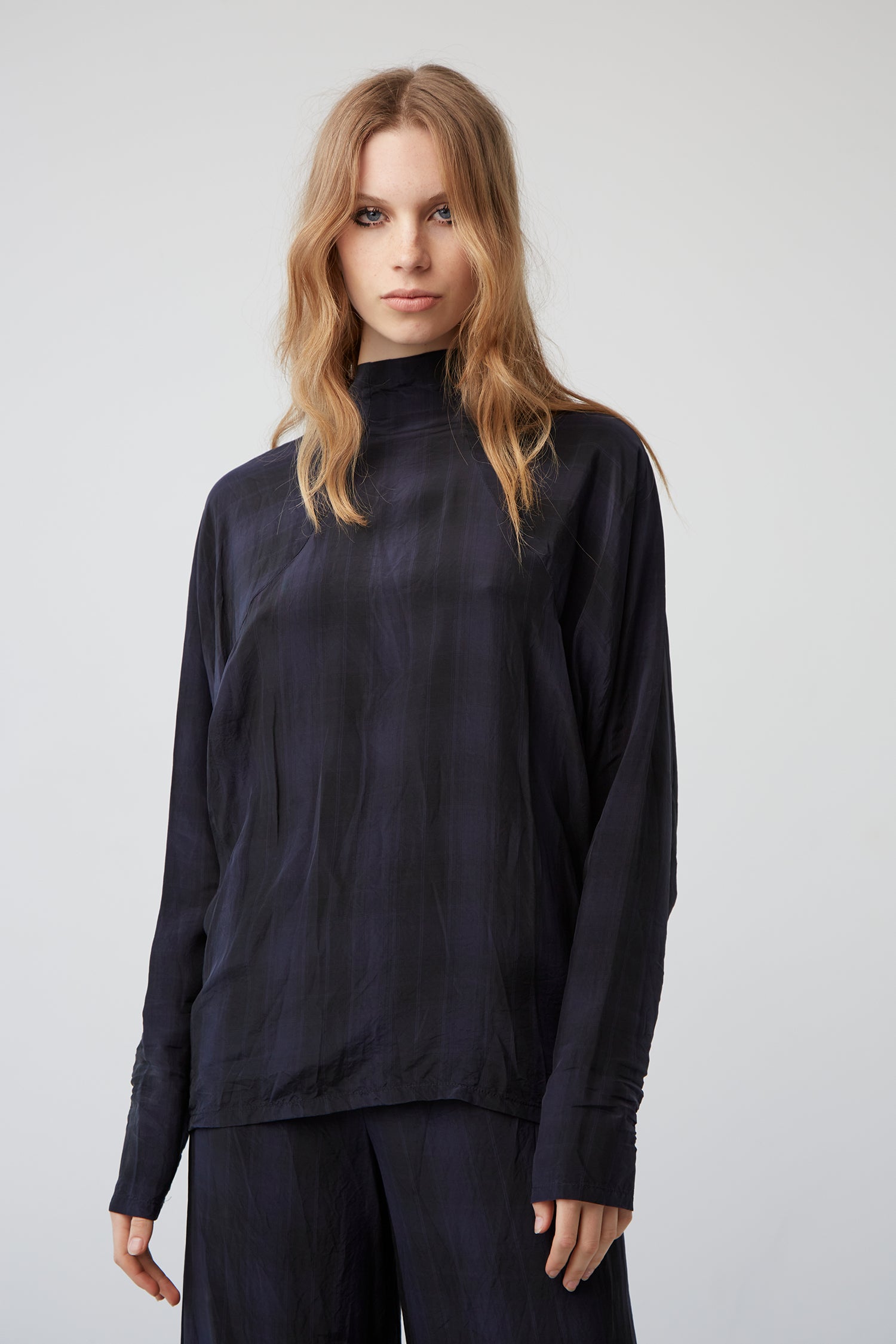 BATWOMAN IN NIGHTWATCH, S24